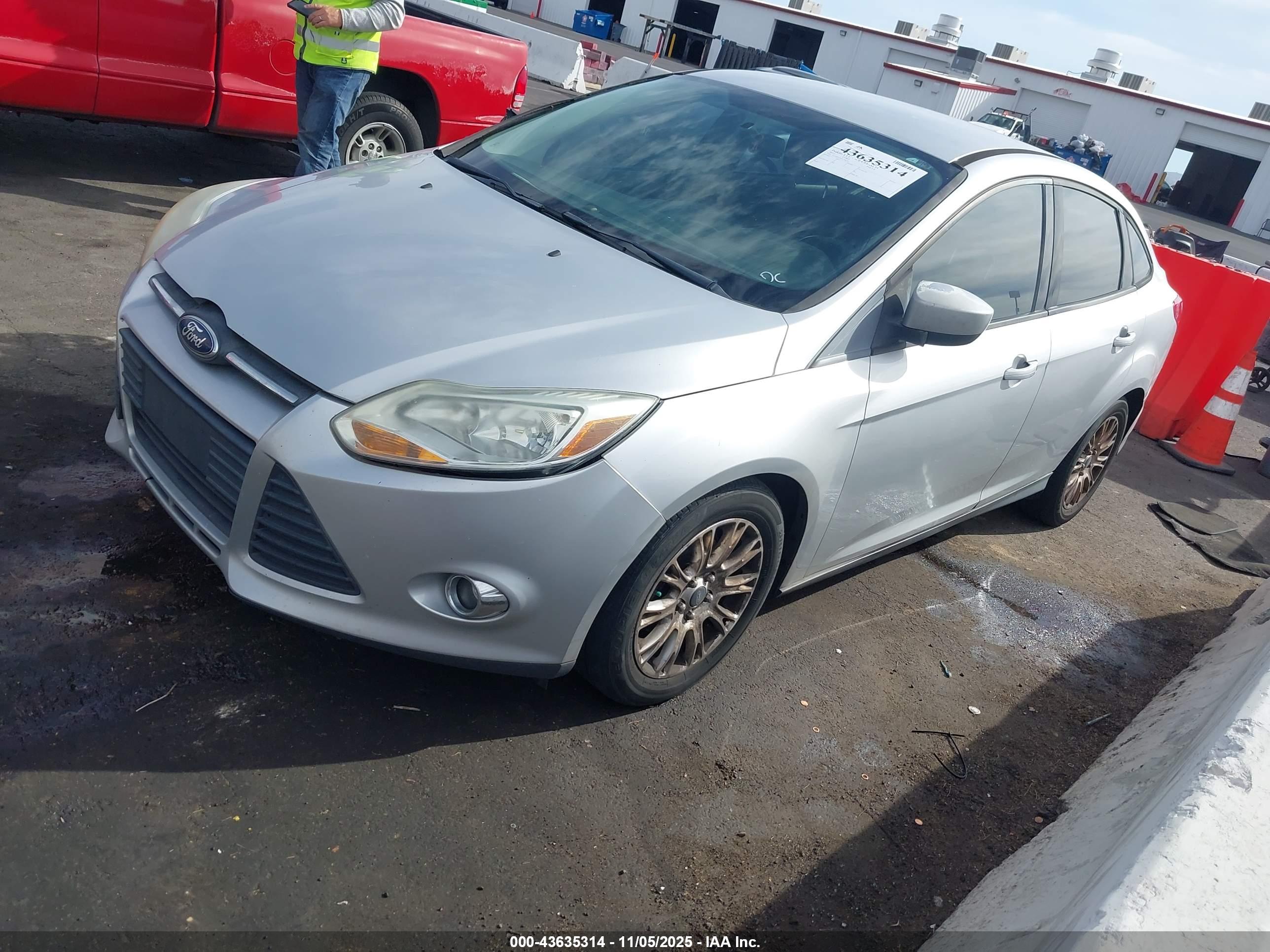 FORD FOCUS image 2