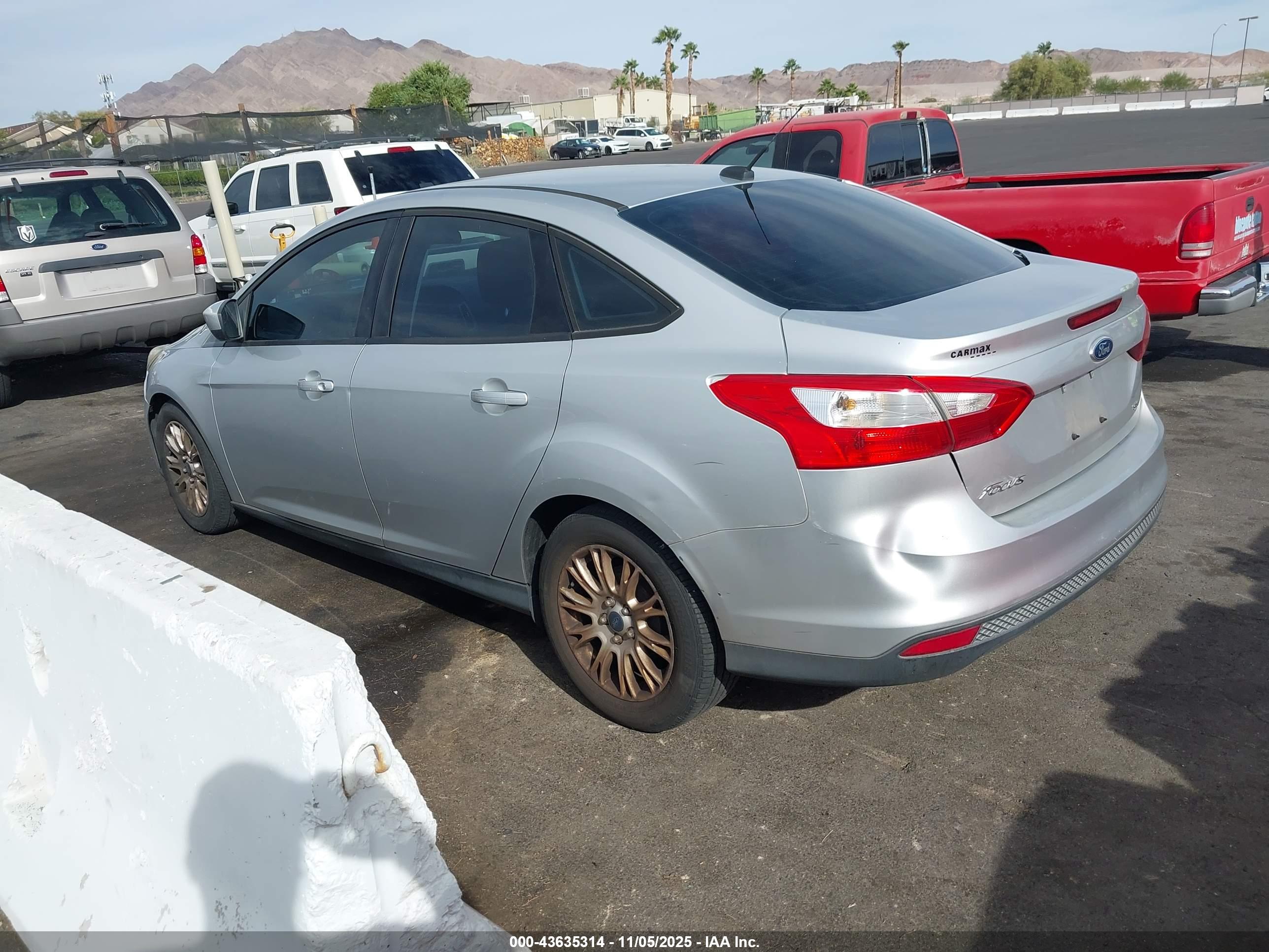 FORD FOCUS image 3