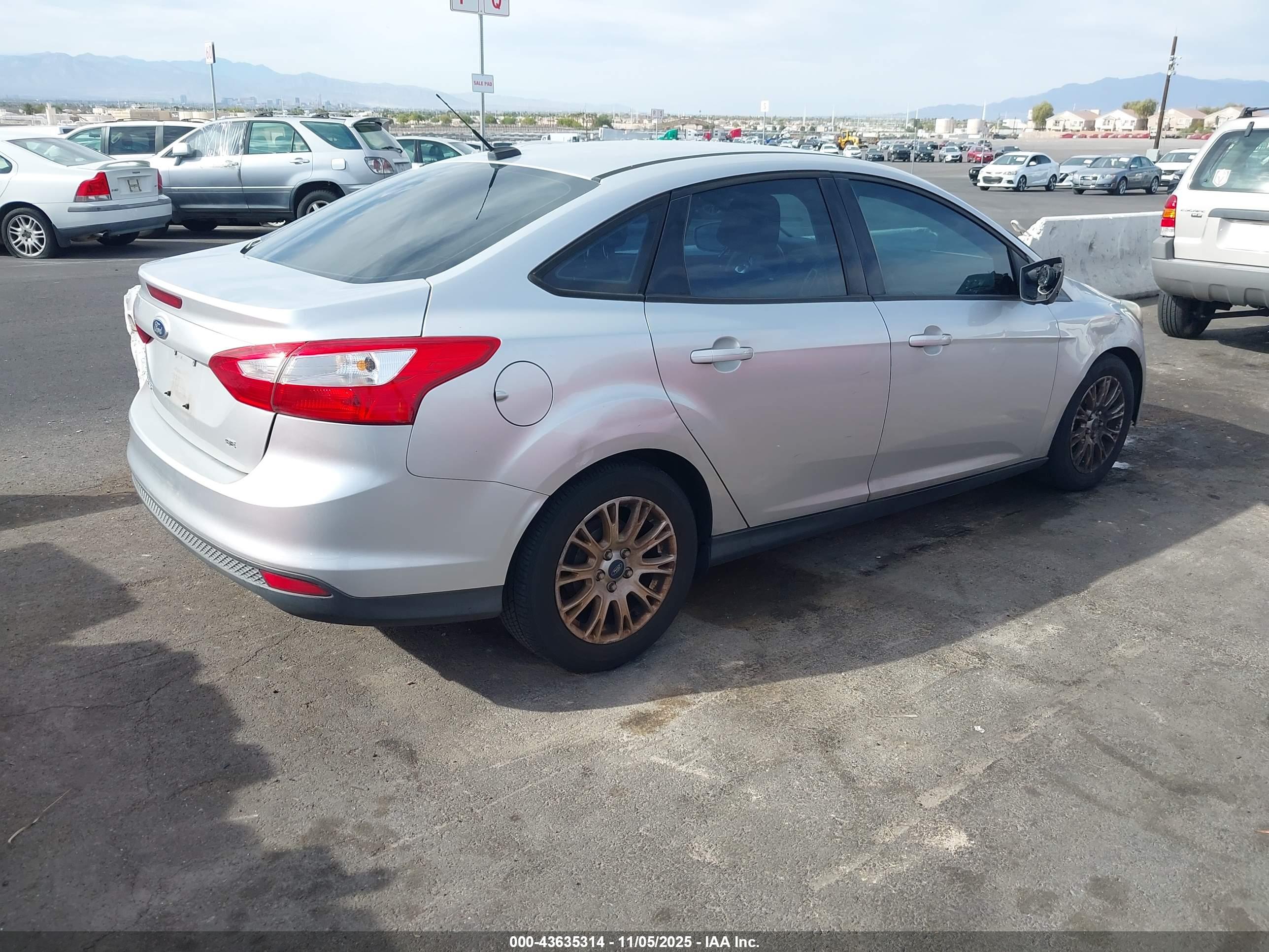 FORD FOCUS image 4