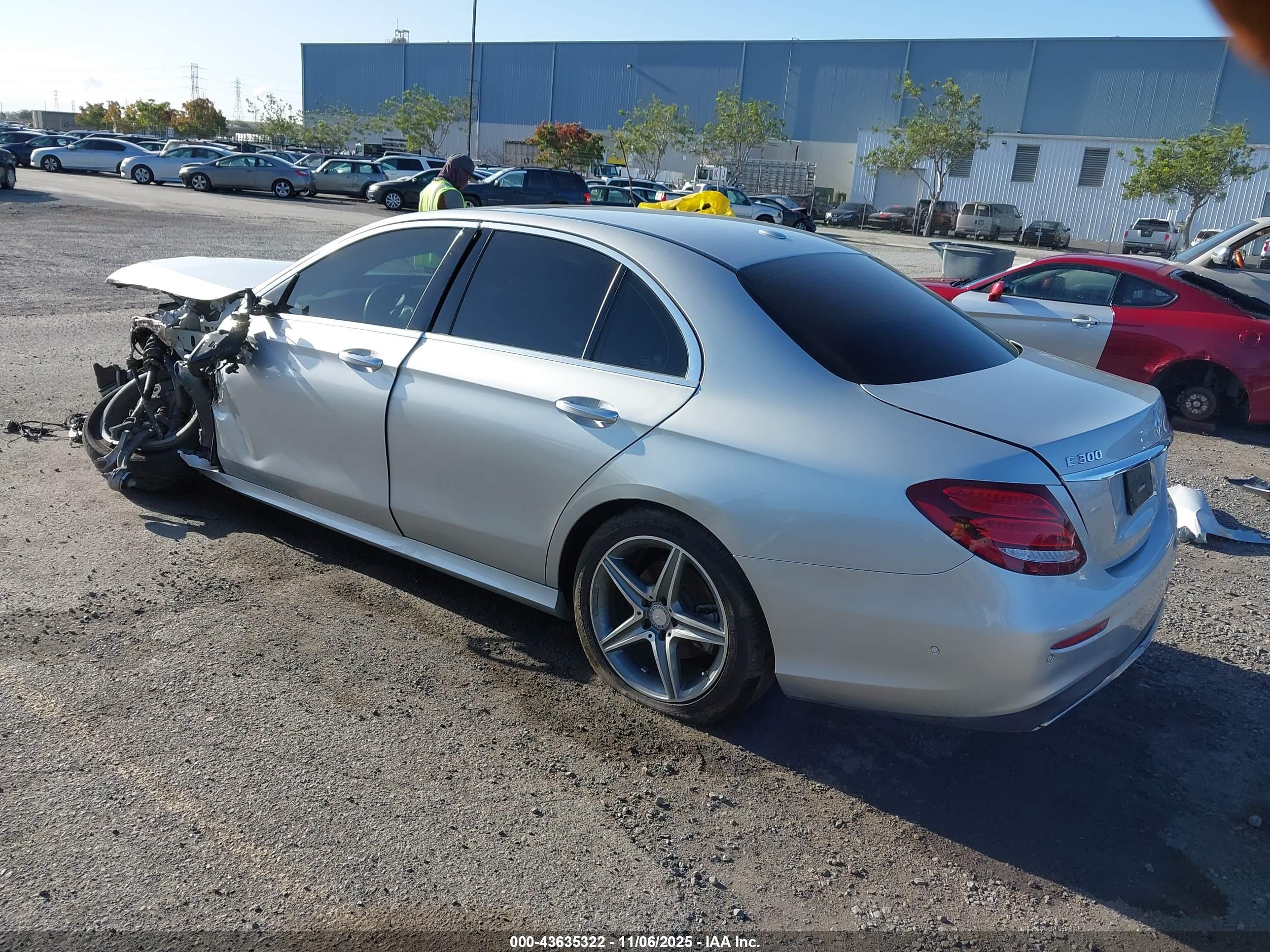 MERCEDES-BENZ E image 3