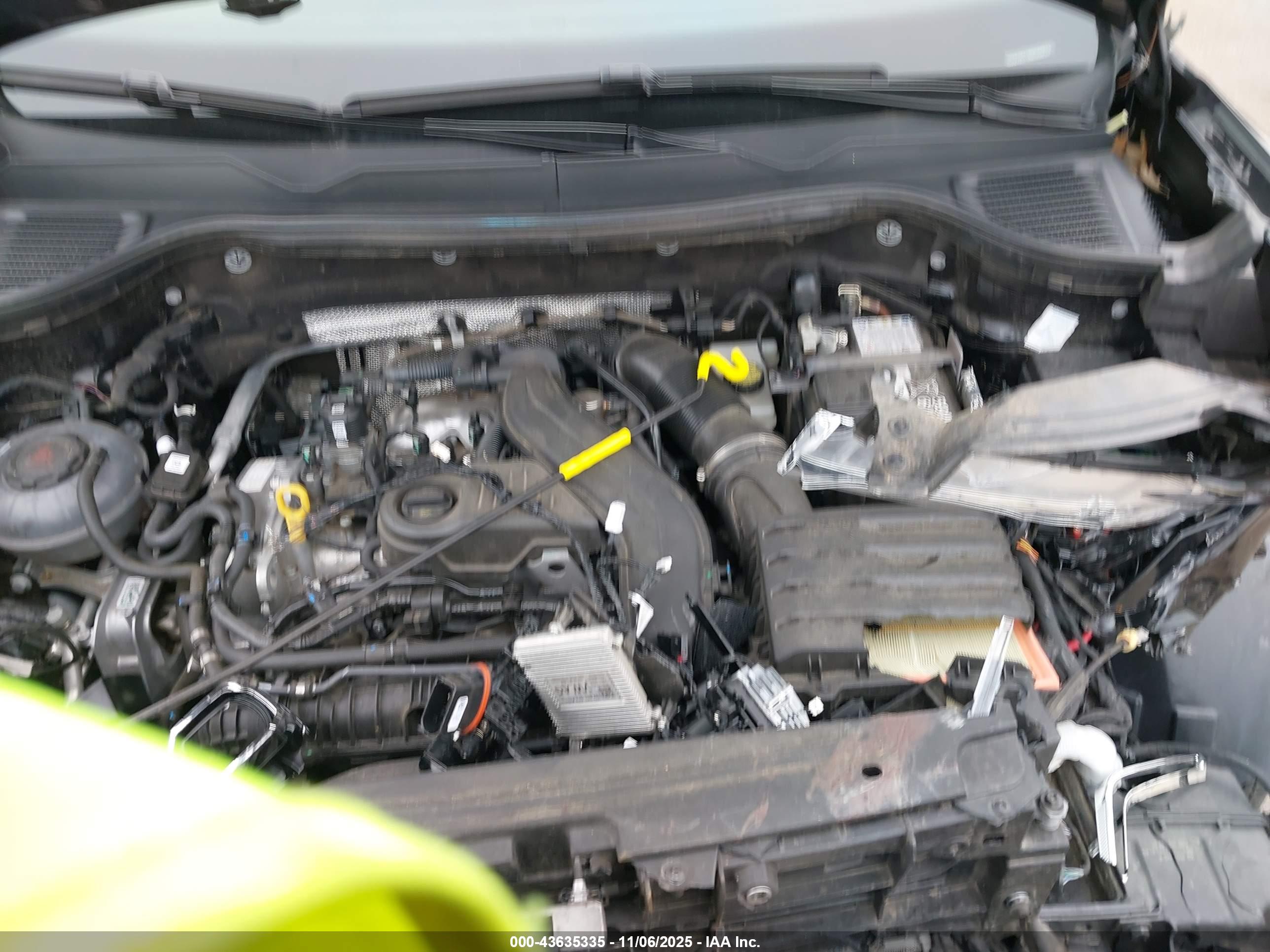 VOLKSWAGEN TAOS image 10
