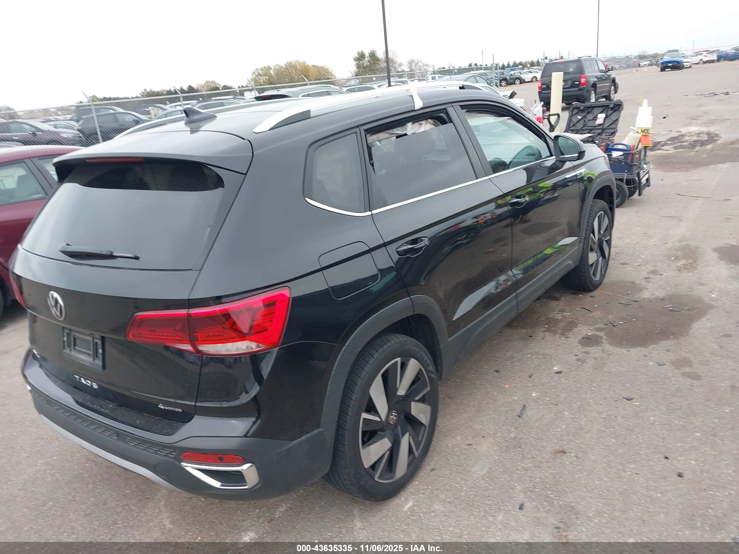 VOLKSWAGEN TAOS image 4