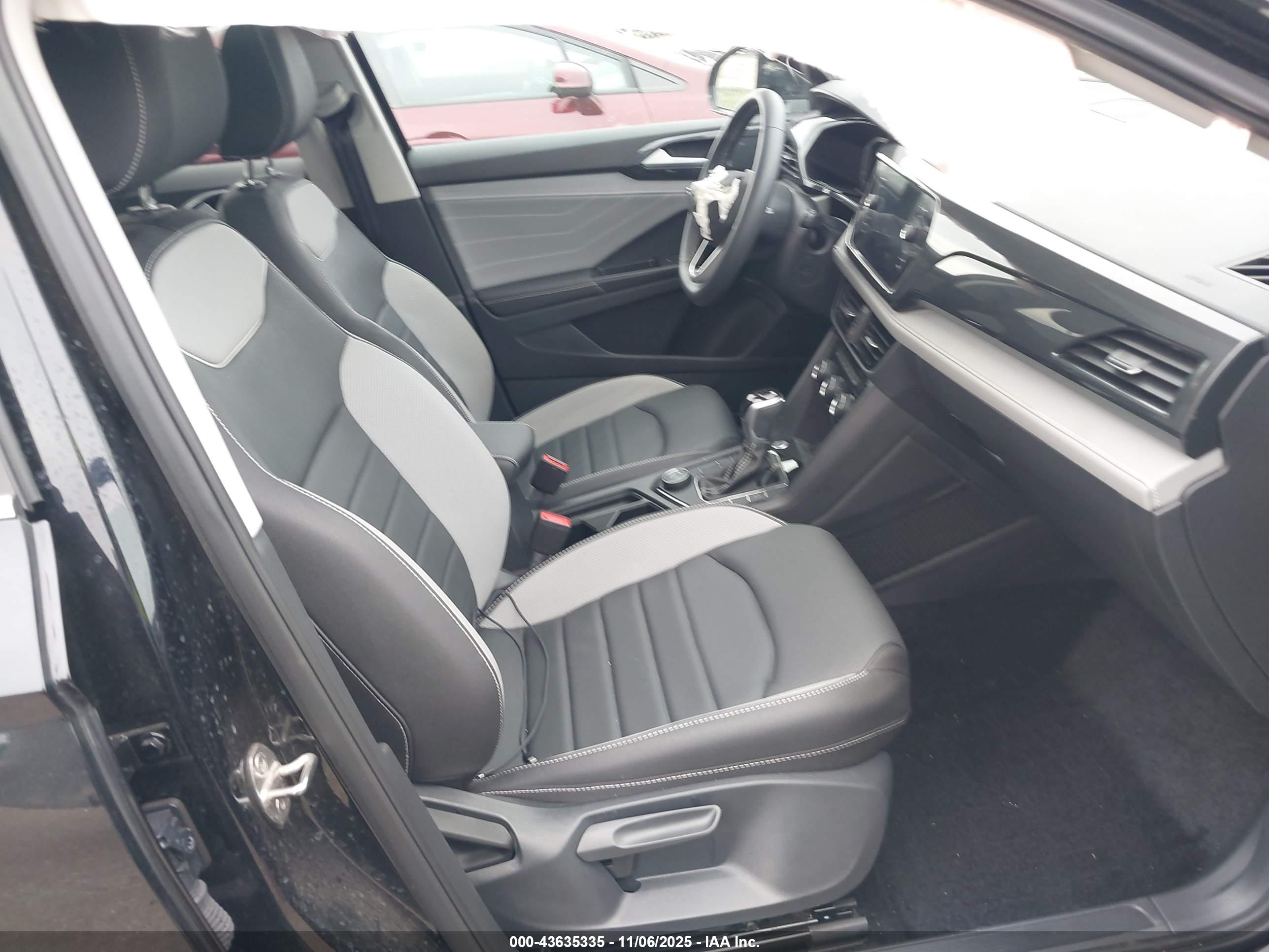 VOLKSWAGEN TAOS image 5