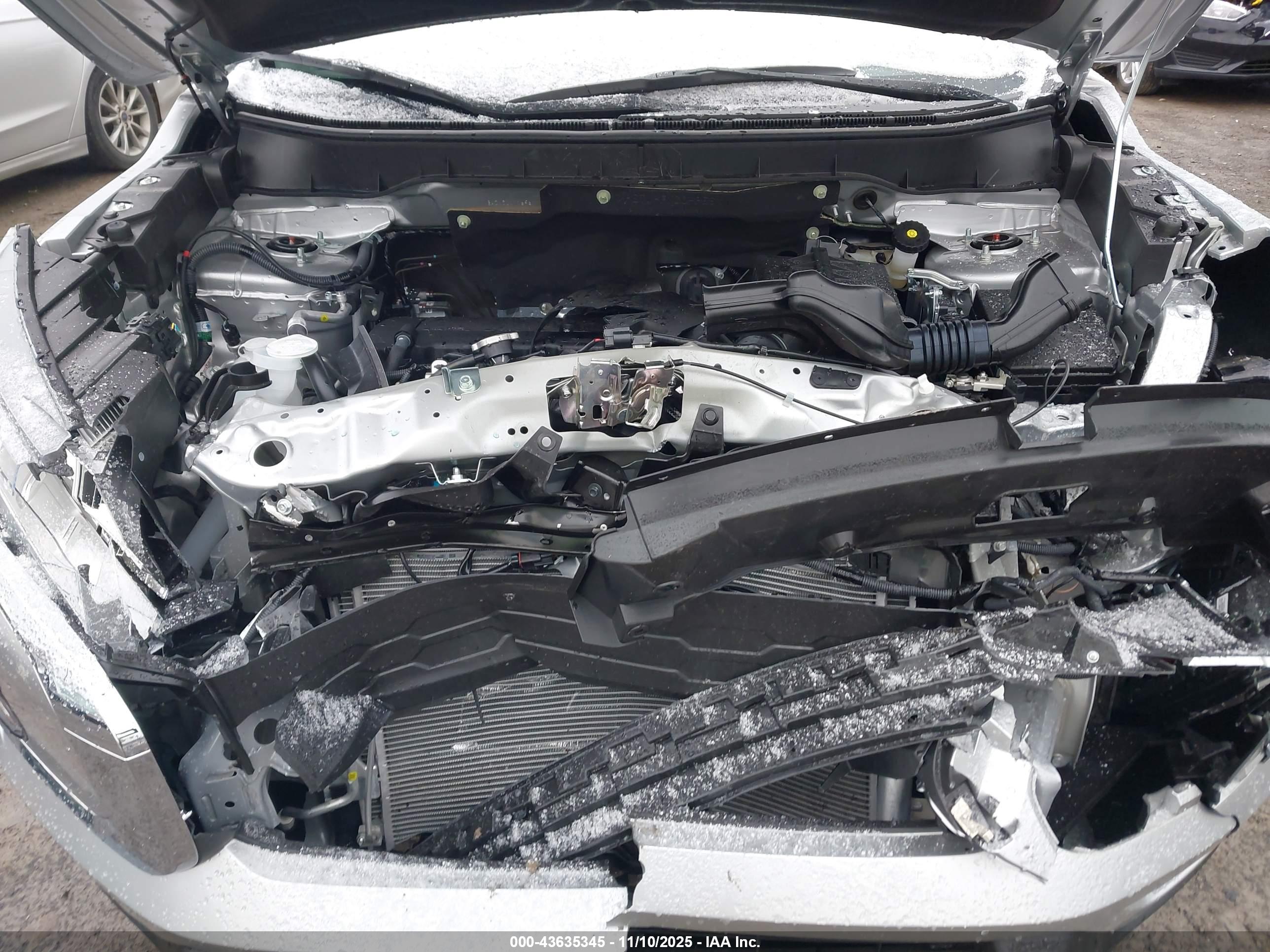 MITSUBISHI OUTLANDER image 10