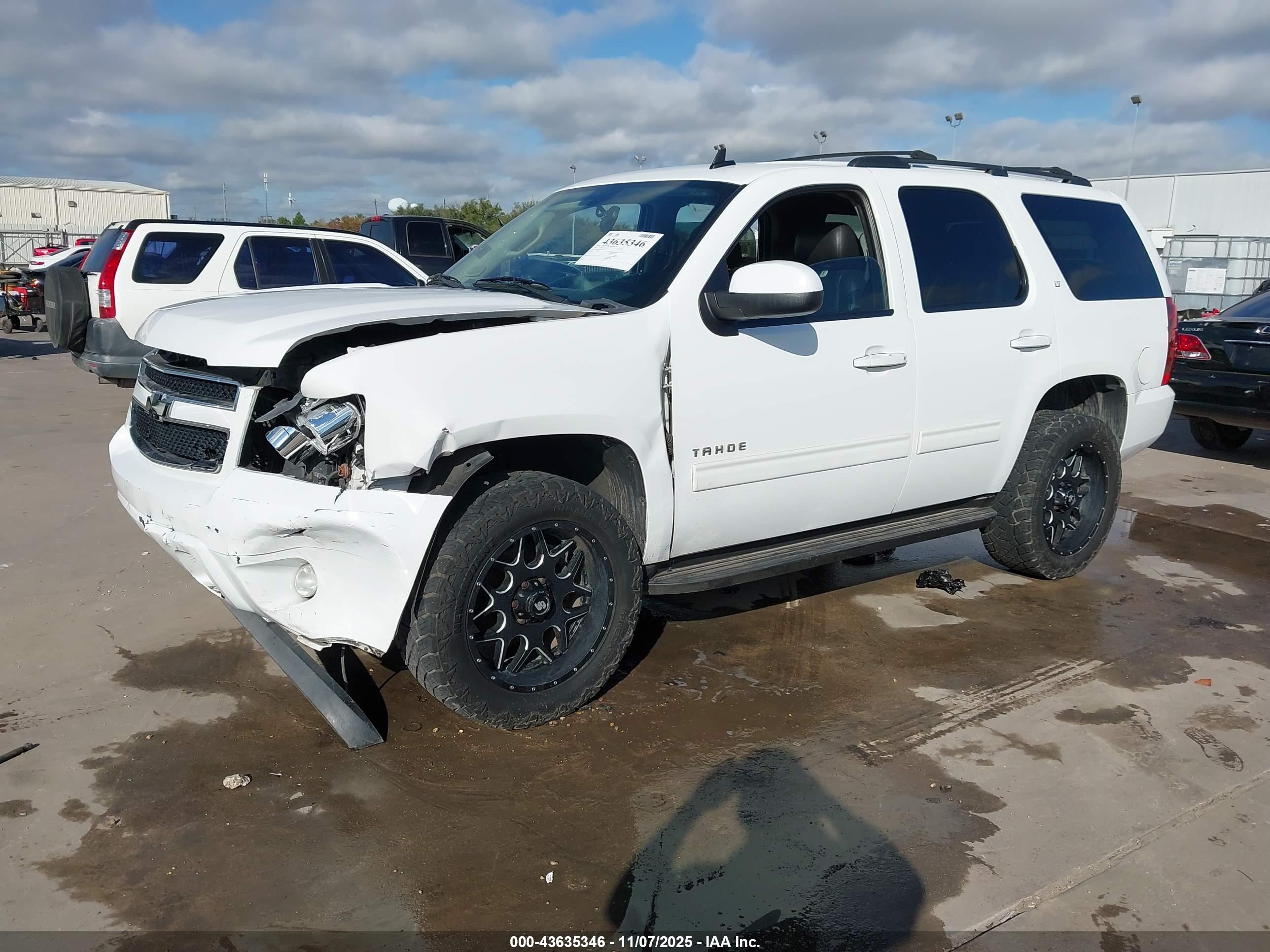 CHEVROLET TAHOE image 2