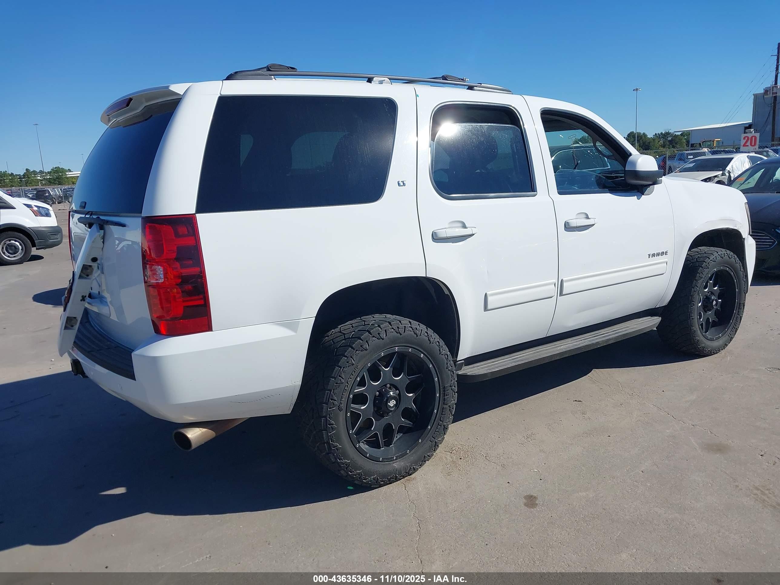 CHEVROLET TAHOE image 4