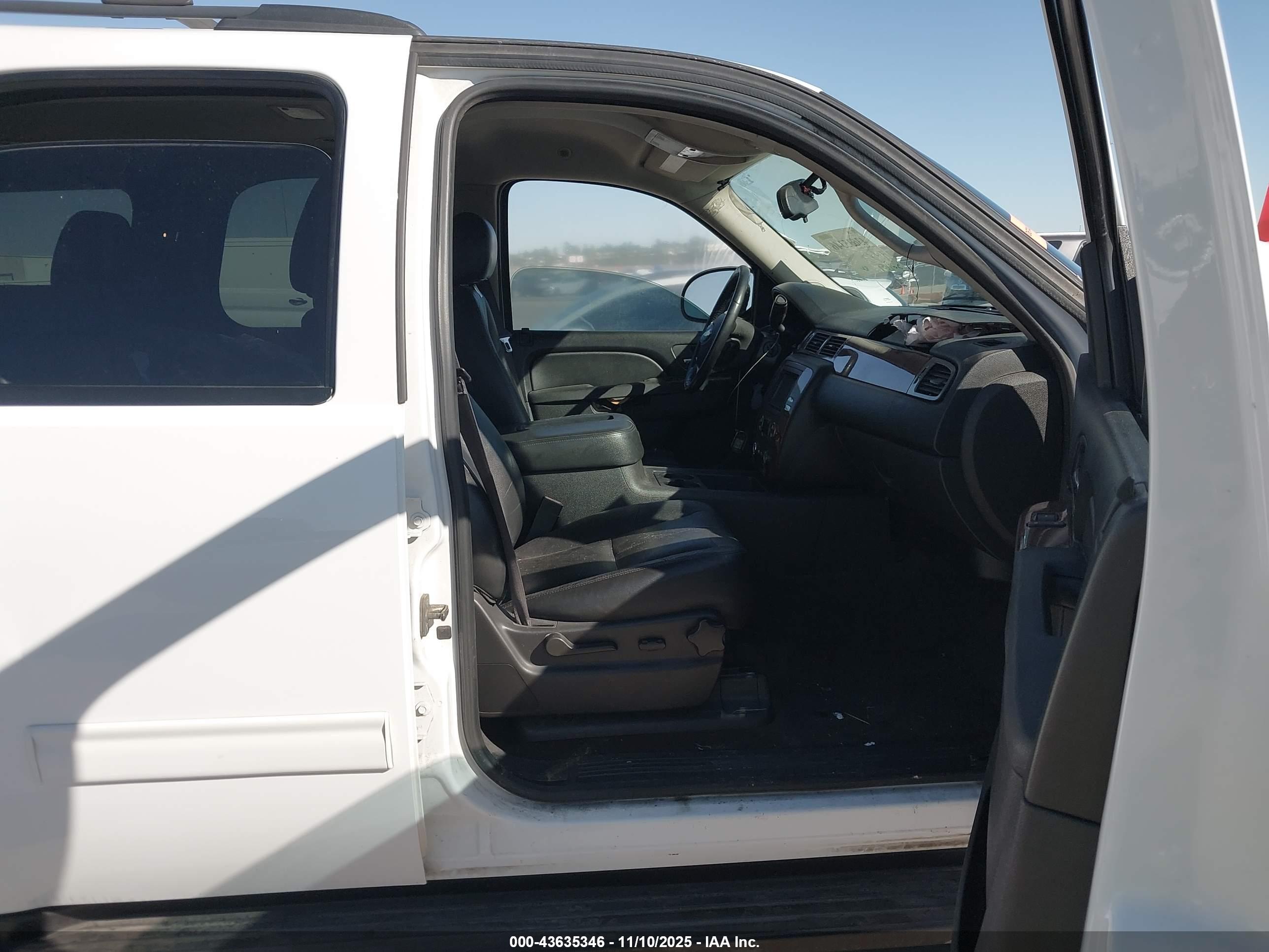 CHEVROLET TAHOE image 5