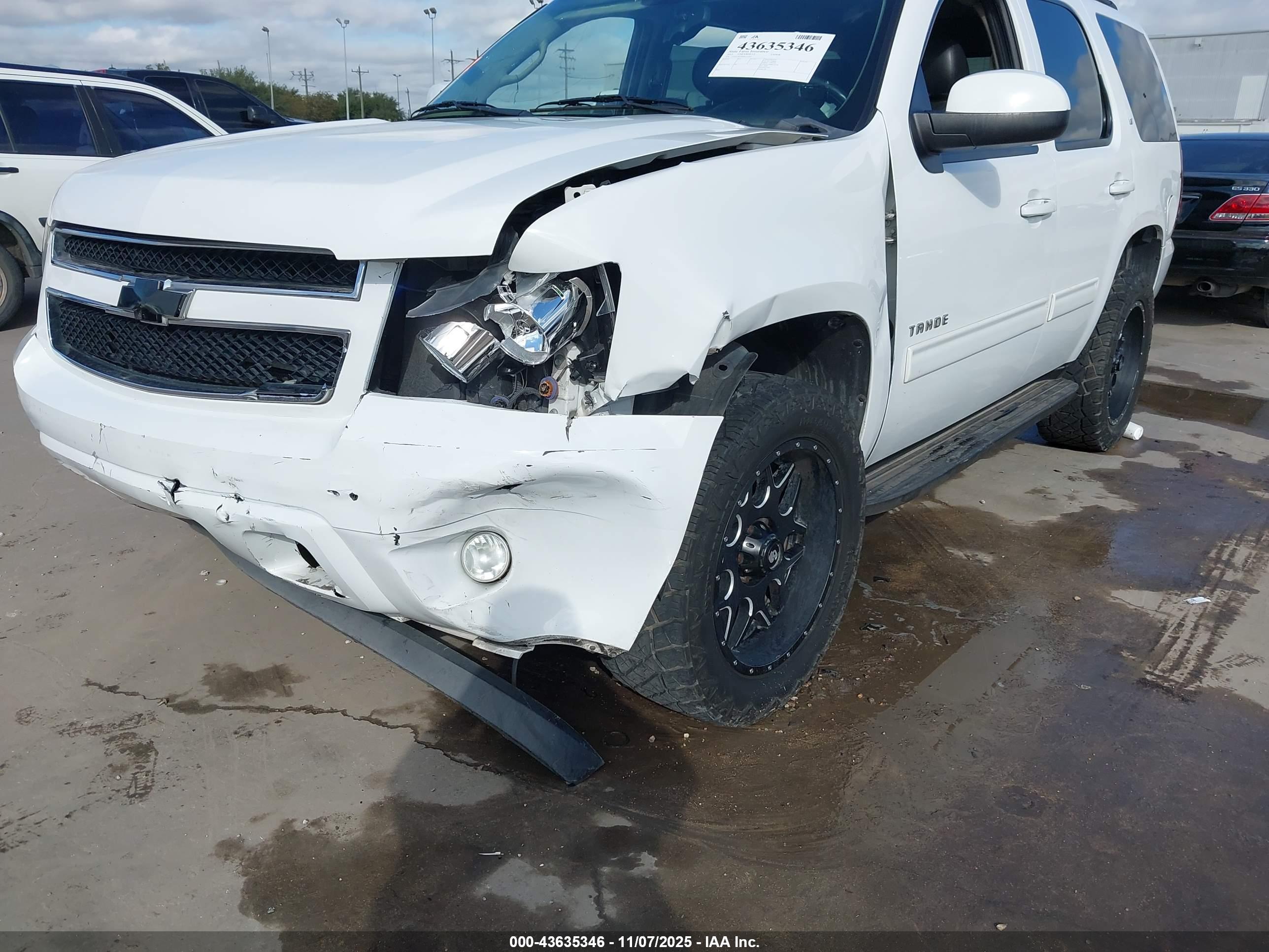 CHEVROLET TAHOE image 6
