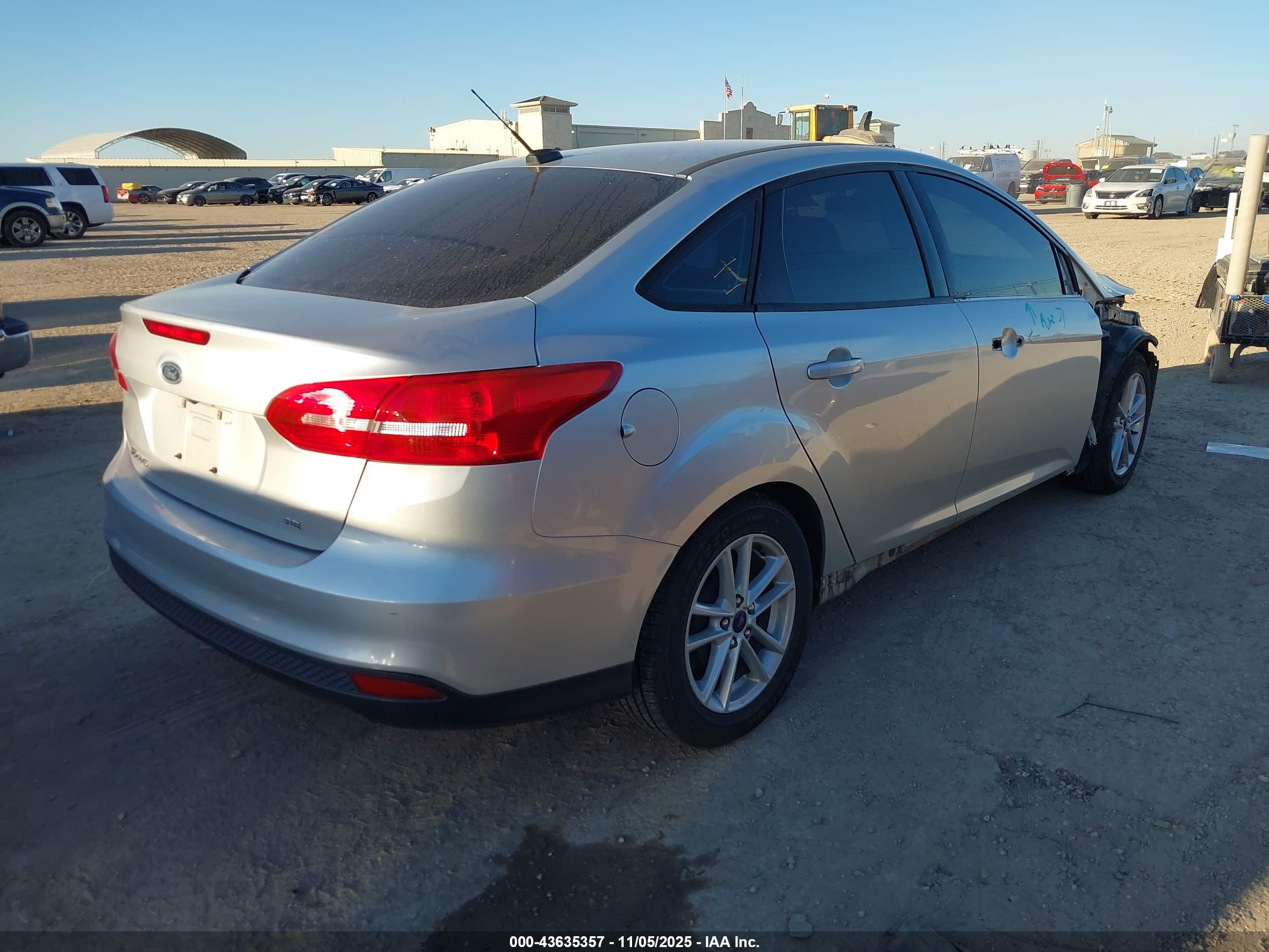 FORD FOCUS image 4