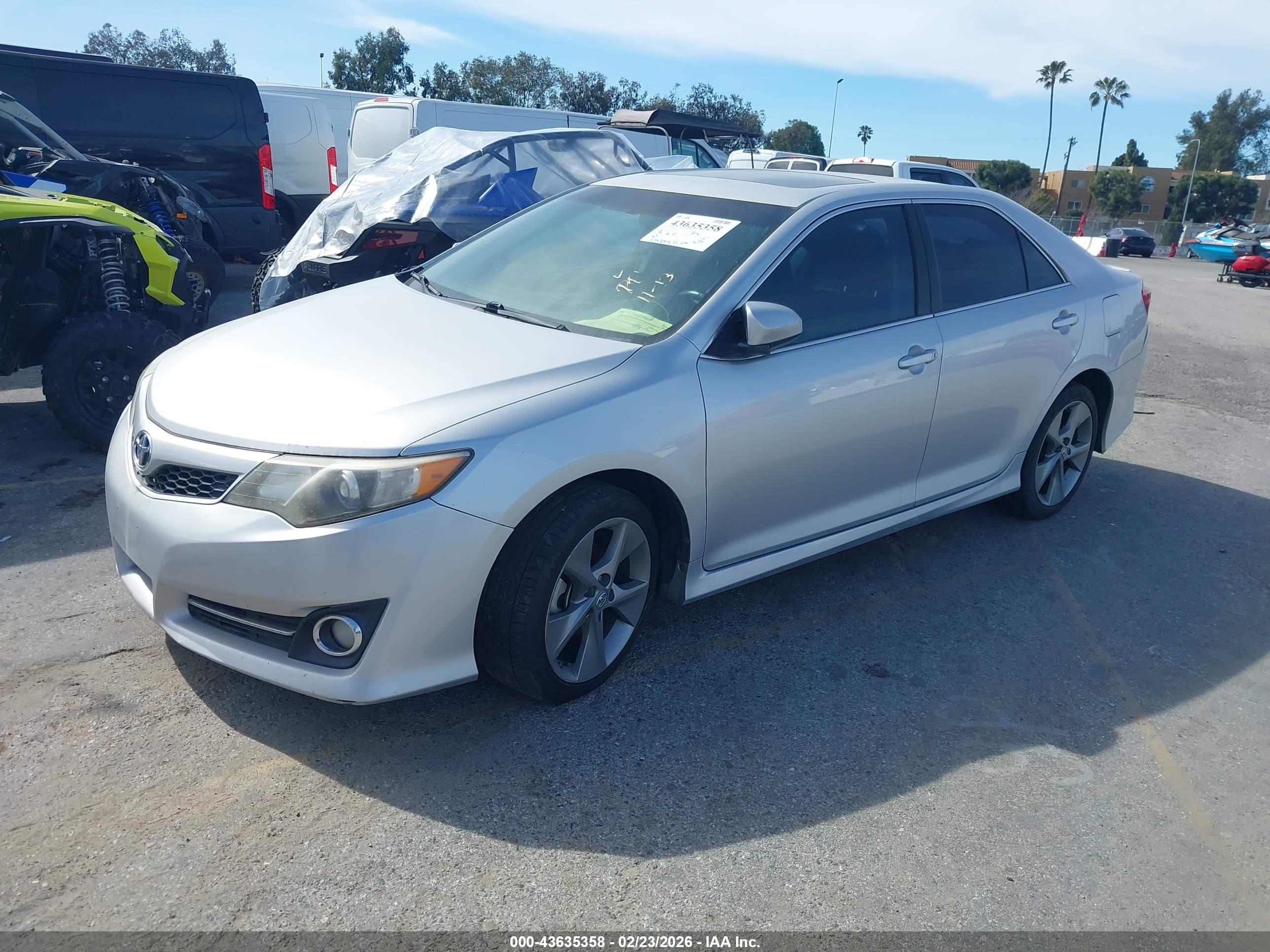 TOYOTA CAMRY image 2