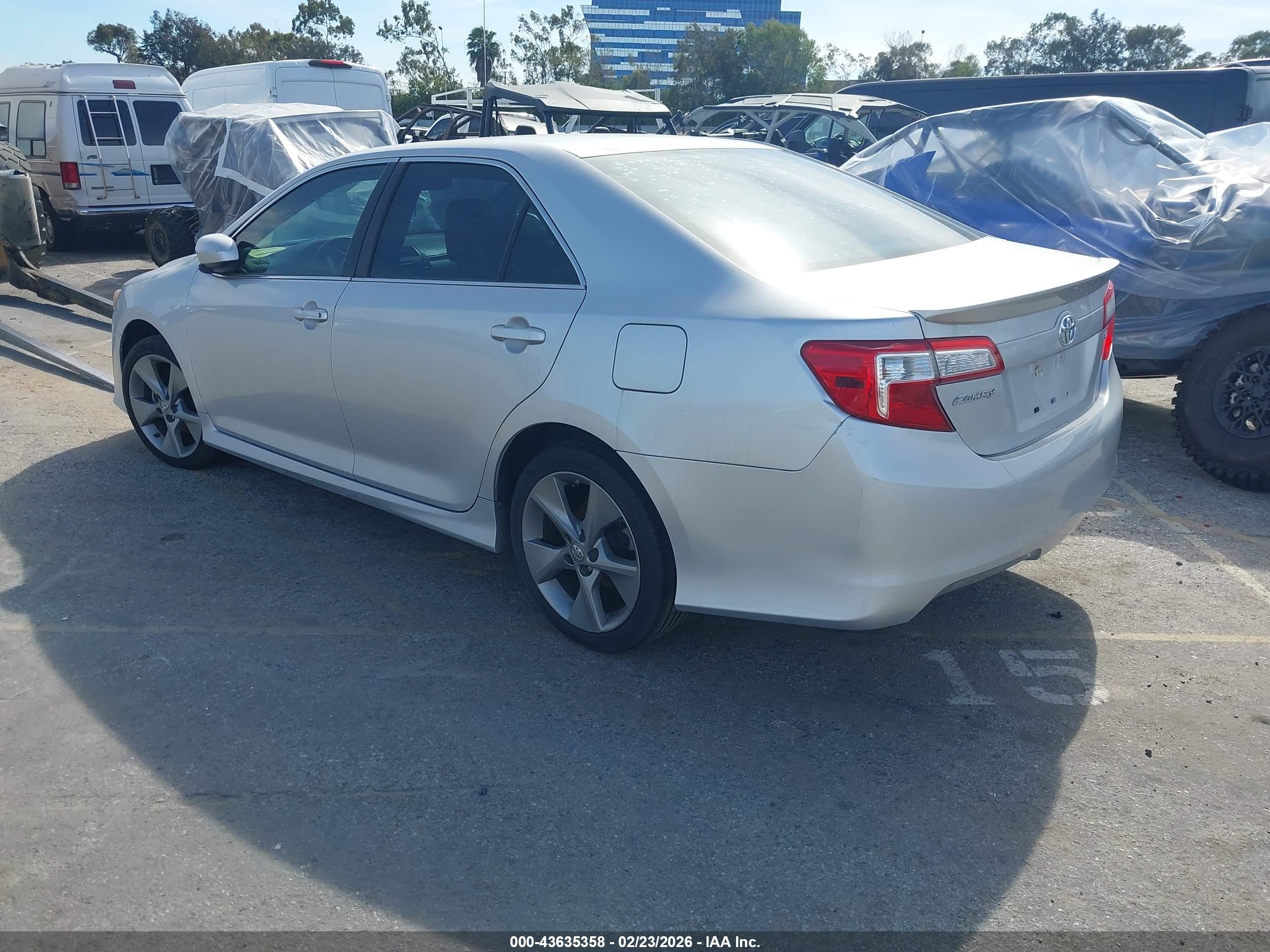 TOYOTA CAMRY image 3