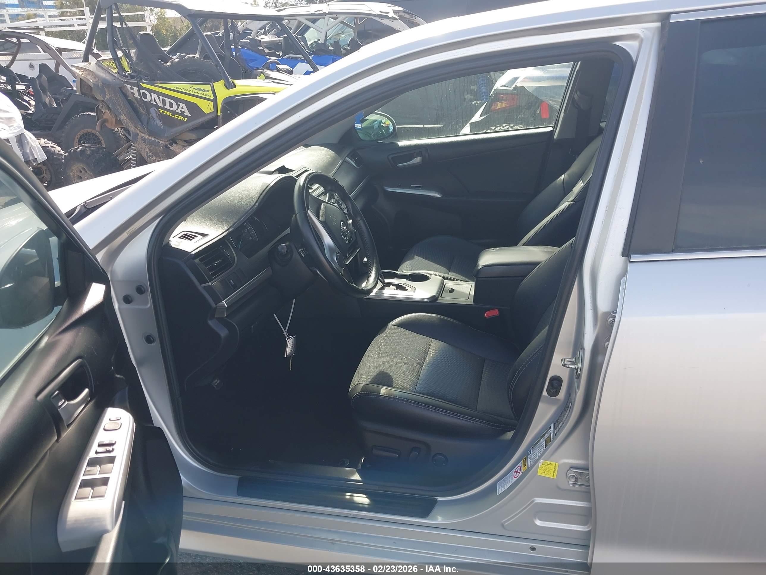 TOYOTA CAMRY image 5