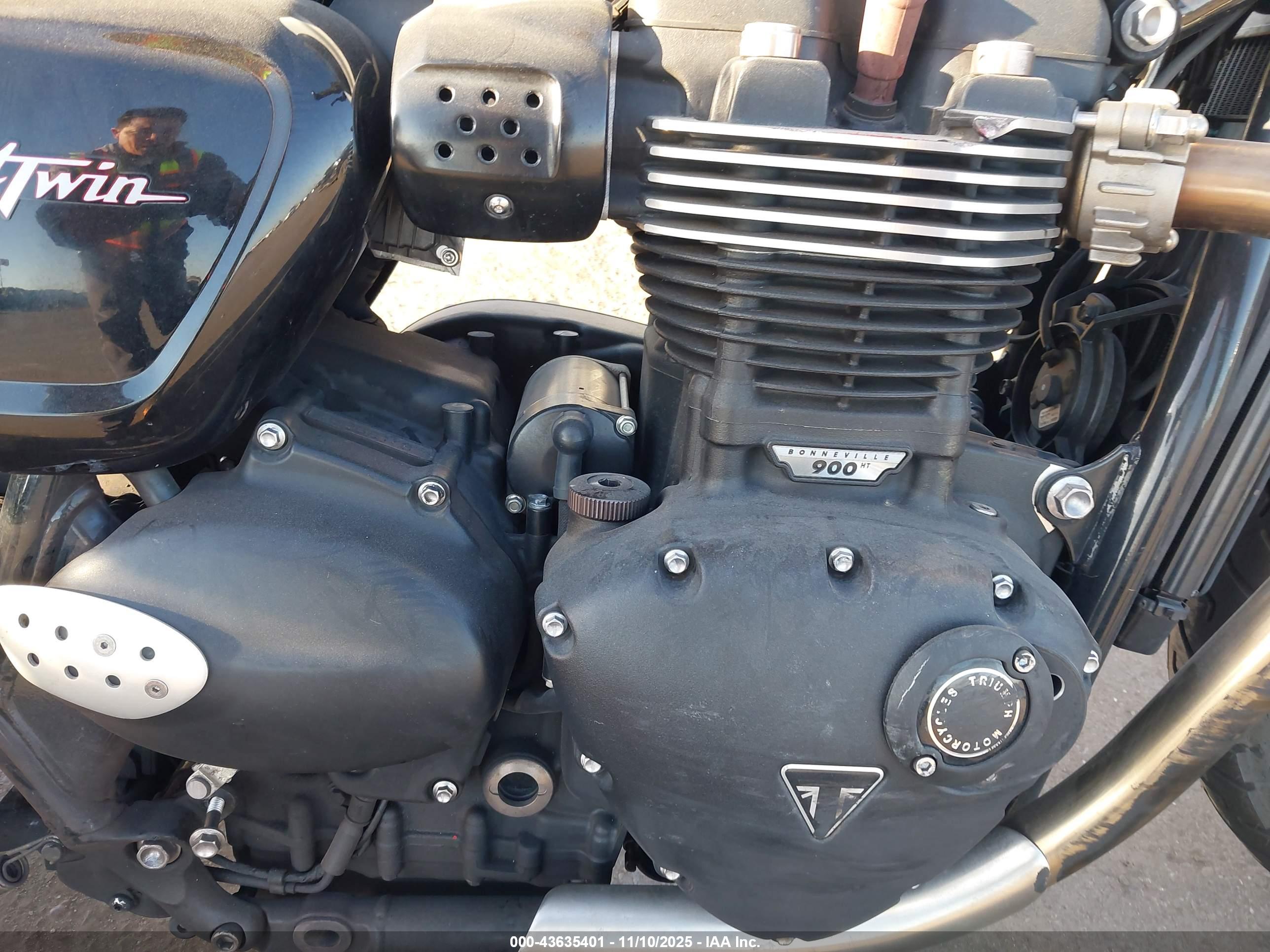 TRIUMPH MOTORCYCLE image 8