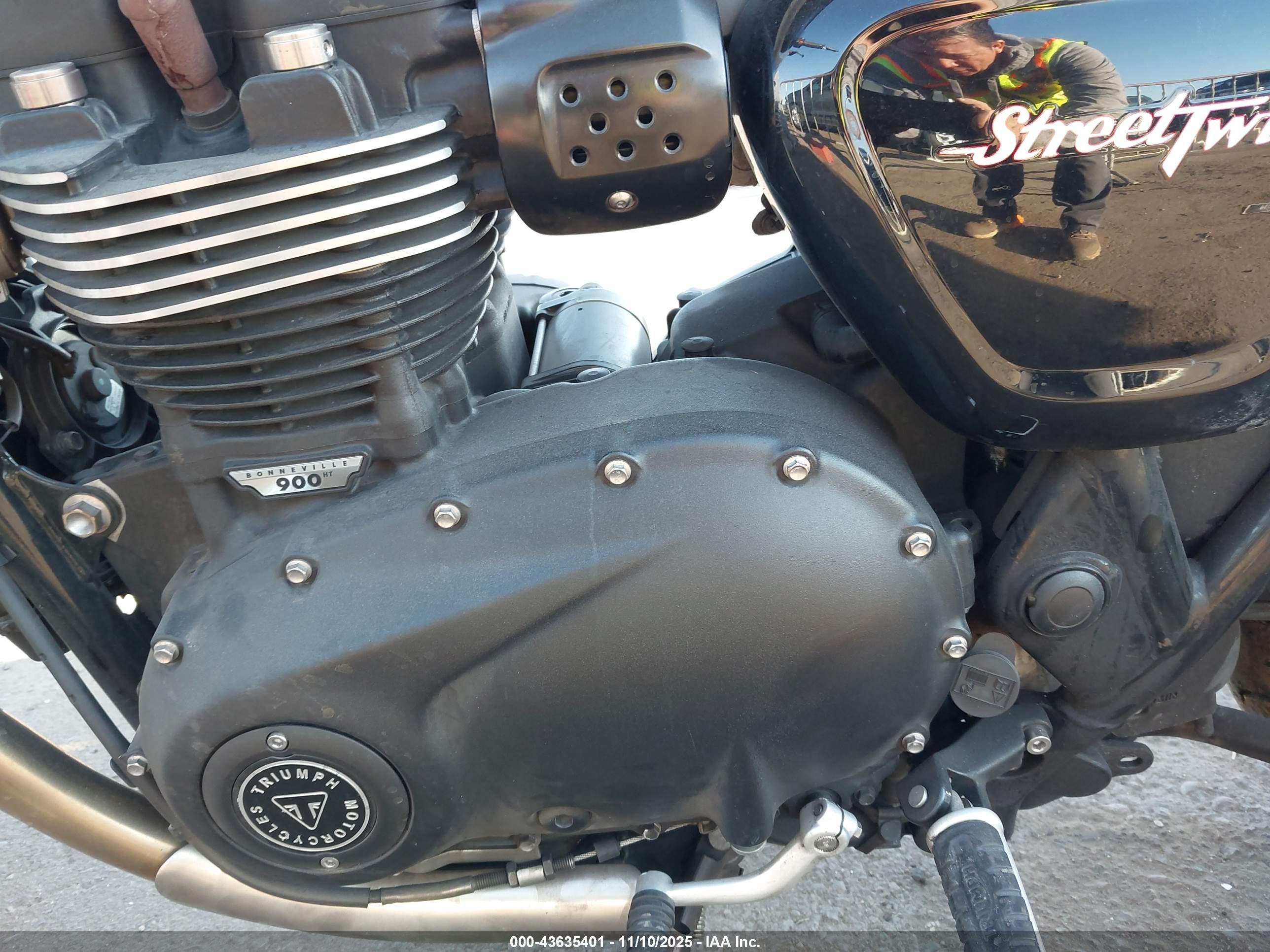 TRIUMPH MOTORCYCLE image 9