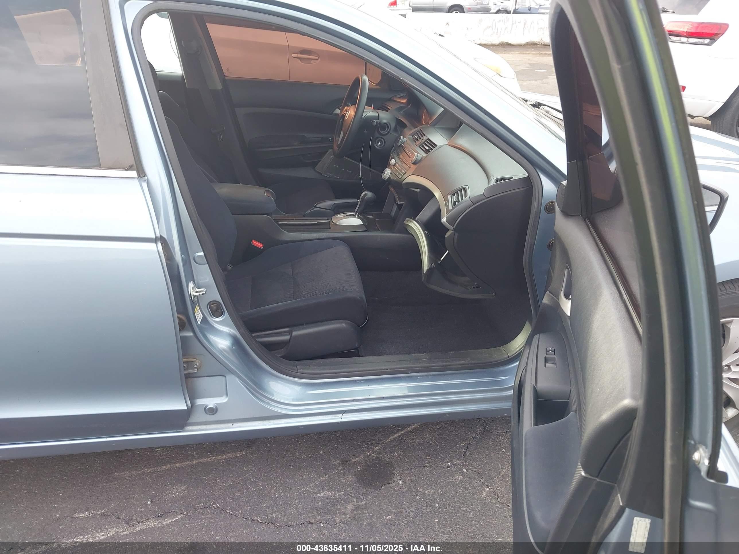 HONDA ACCORD image 5