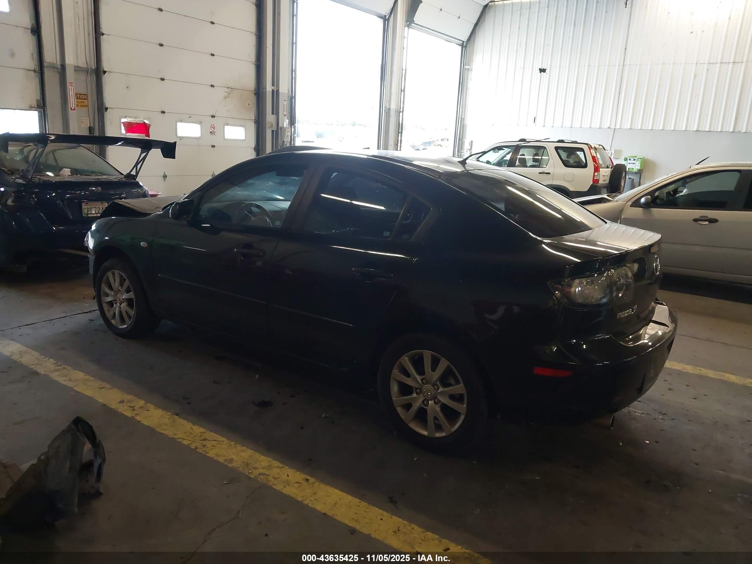 MAZDA MAZDA3 image 3