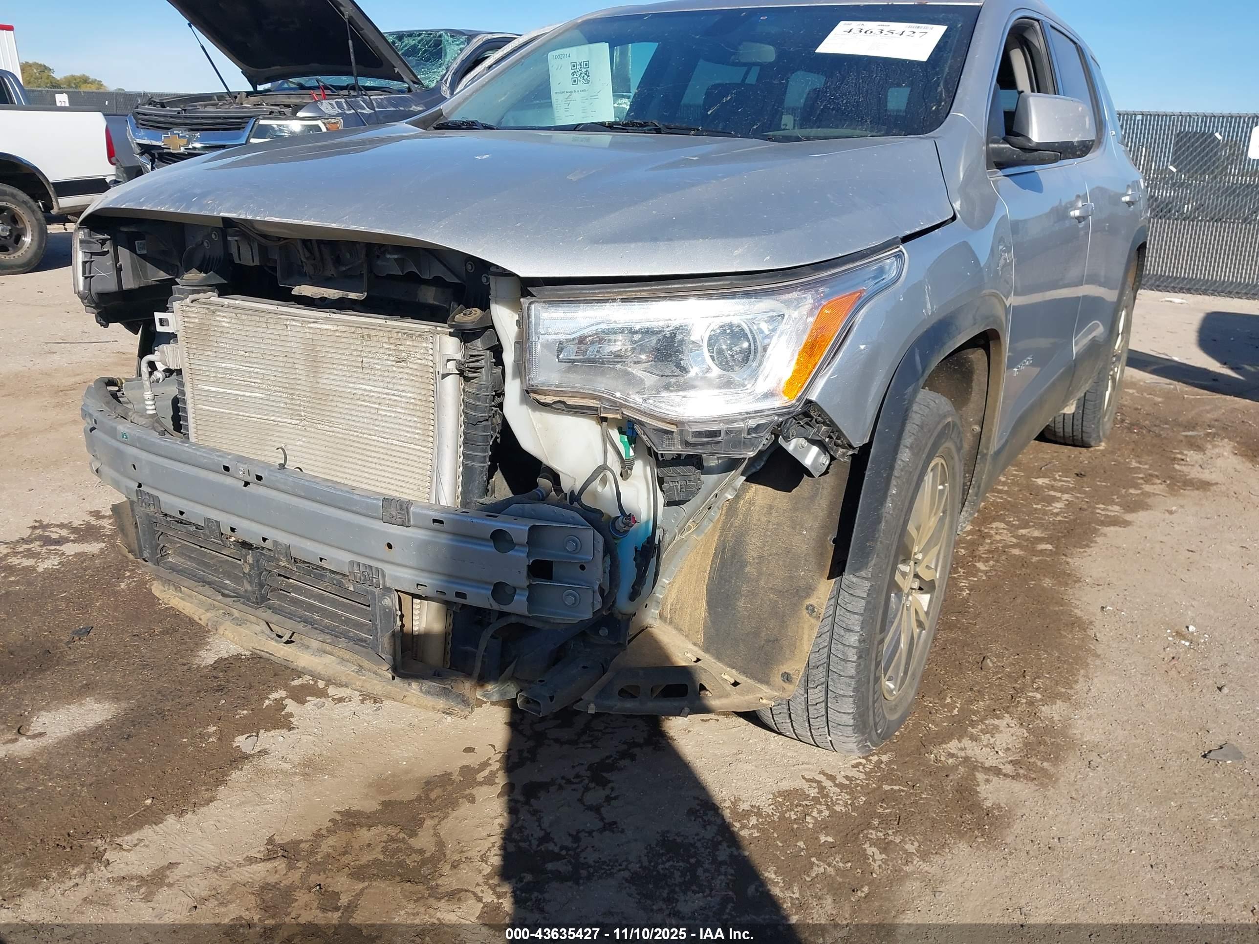 GMC ACADIA image 6