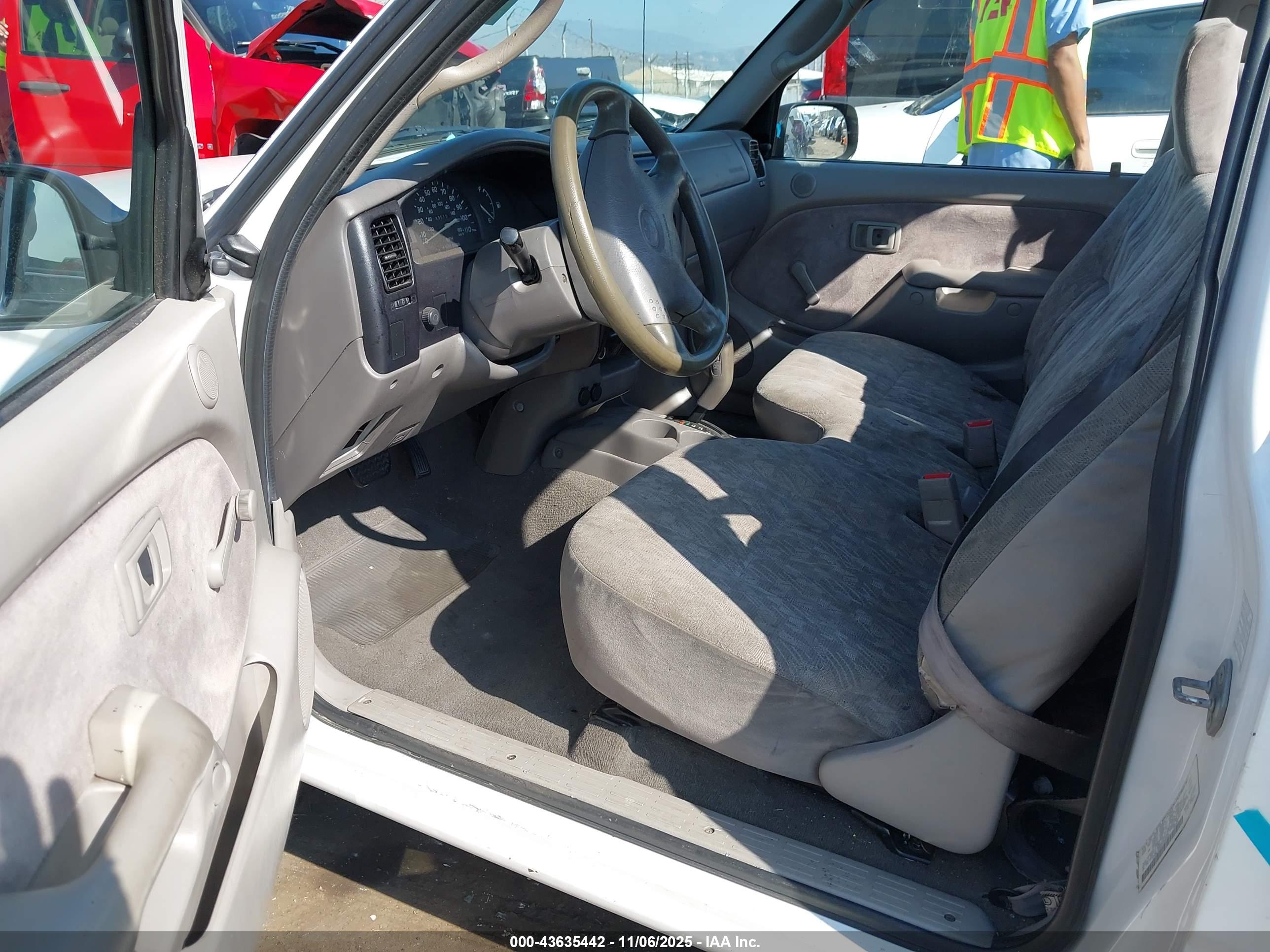 TOYOTA TACOMA image 5