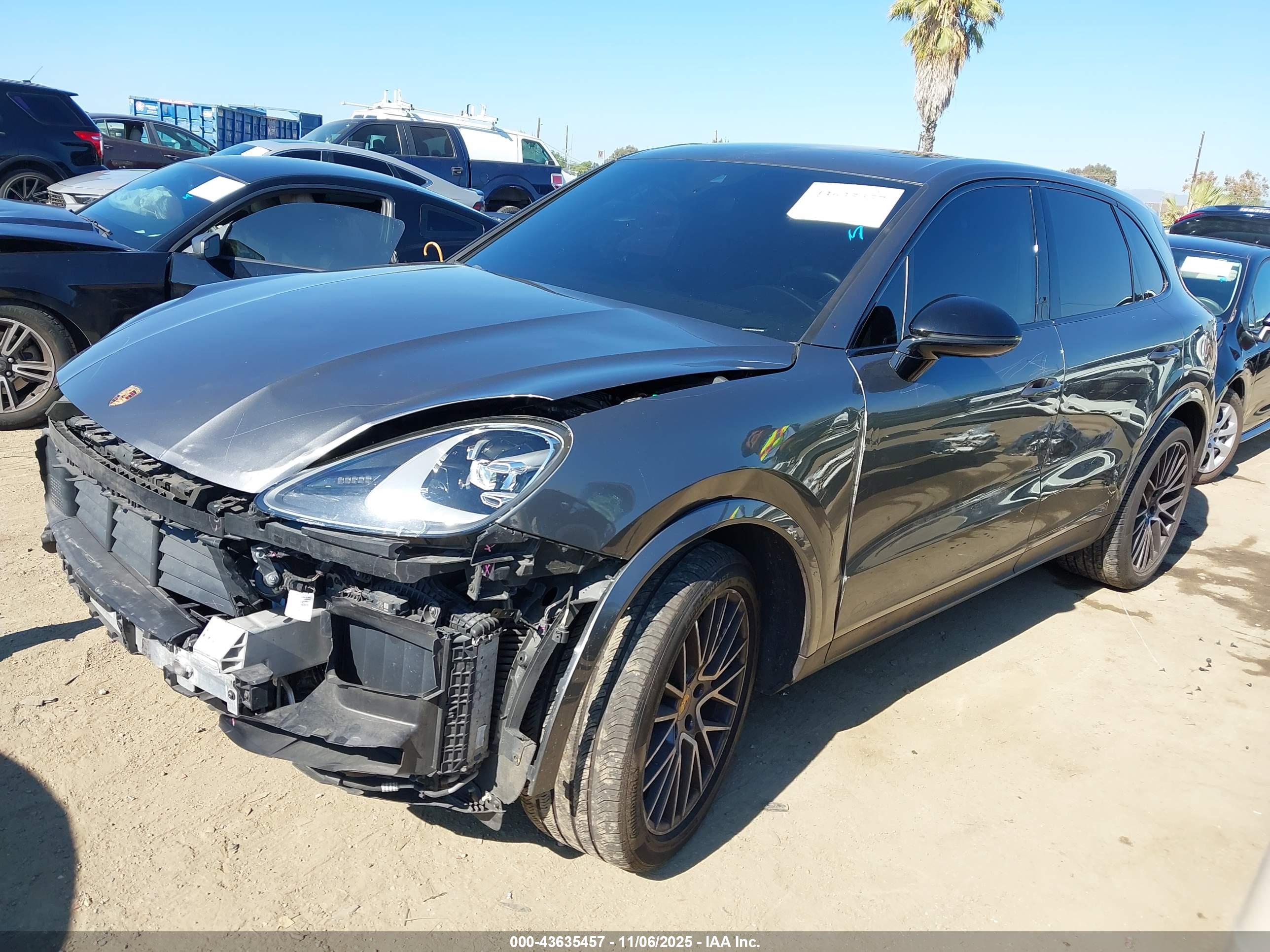 PORSCHE CAYENNE image 2