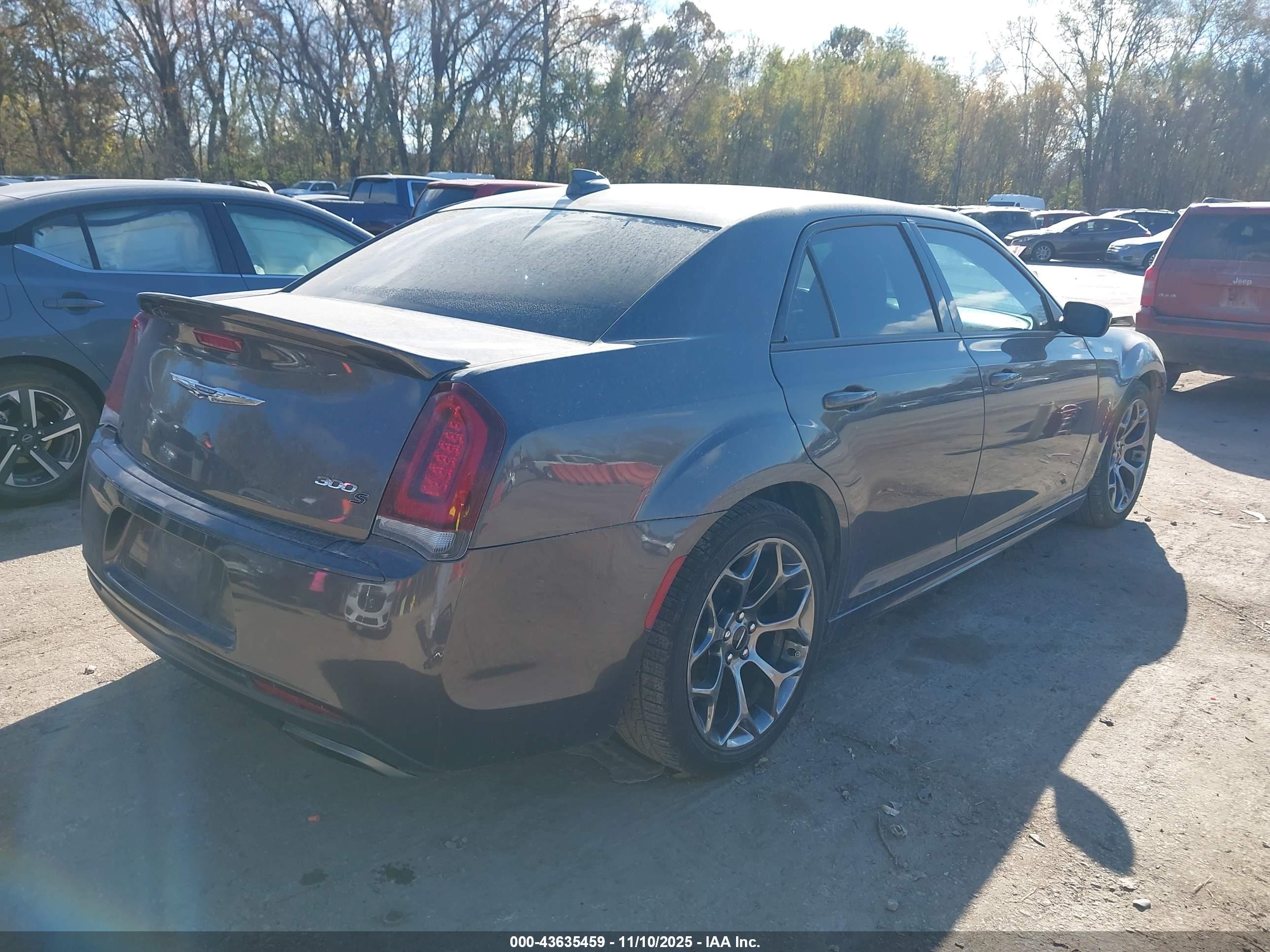 CHRYSLER 300 image 4