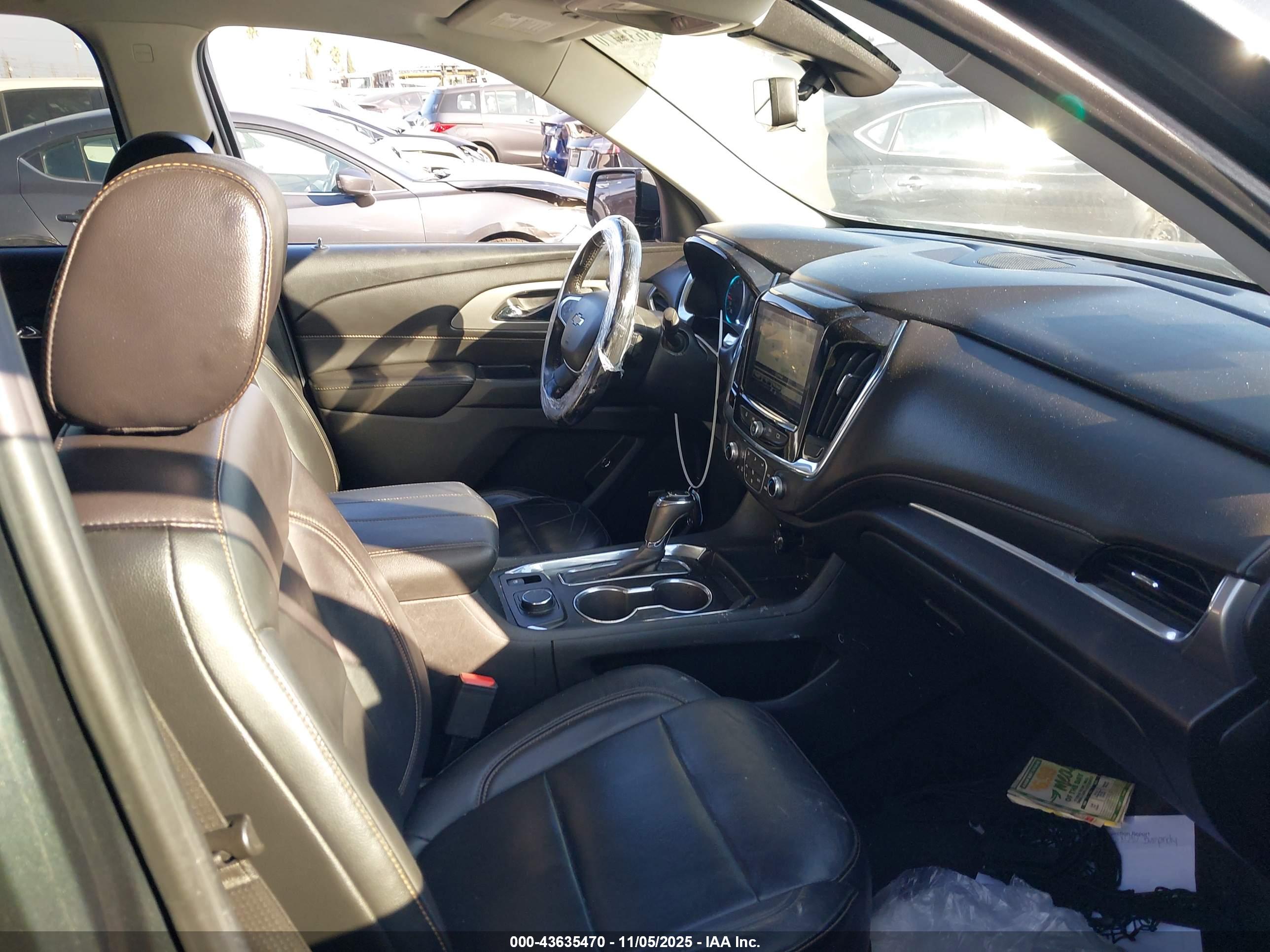 CHEVROLET TRAVERSE image 5