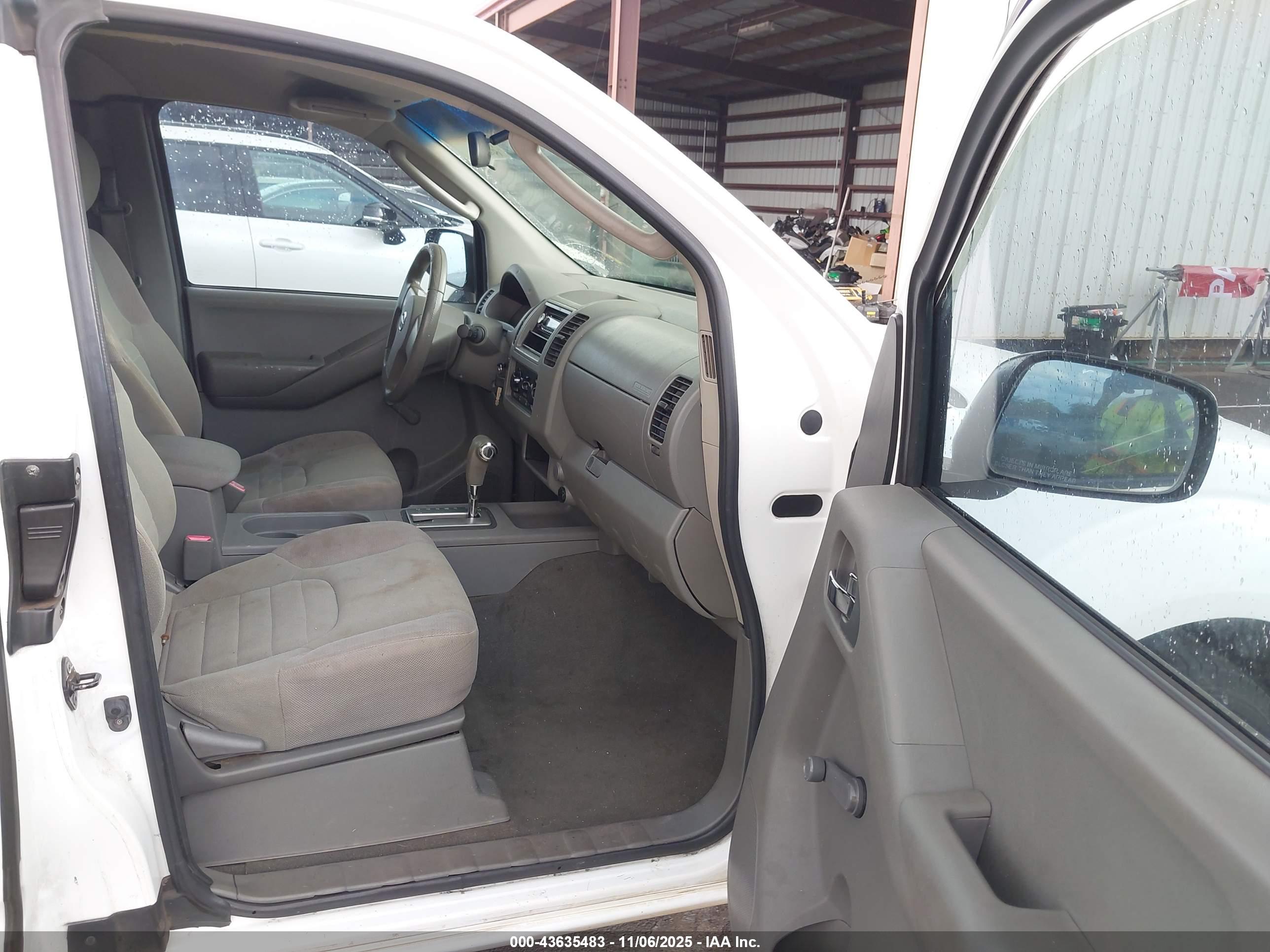NISSAN FRONTIER image 5