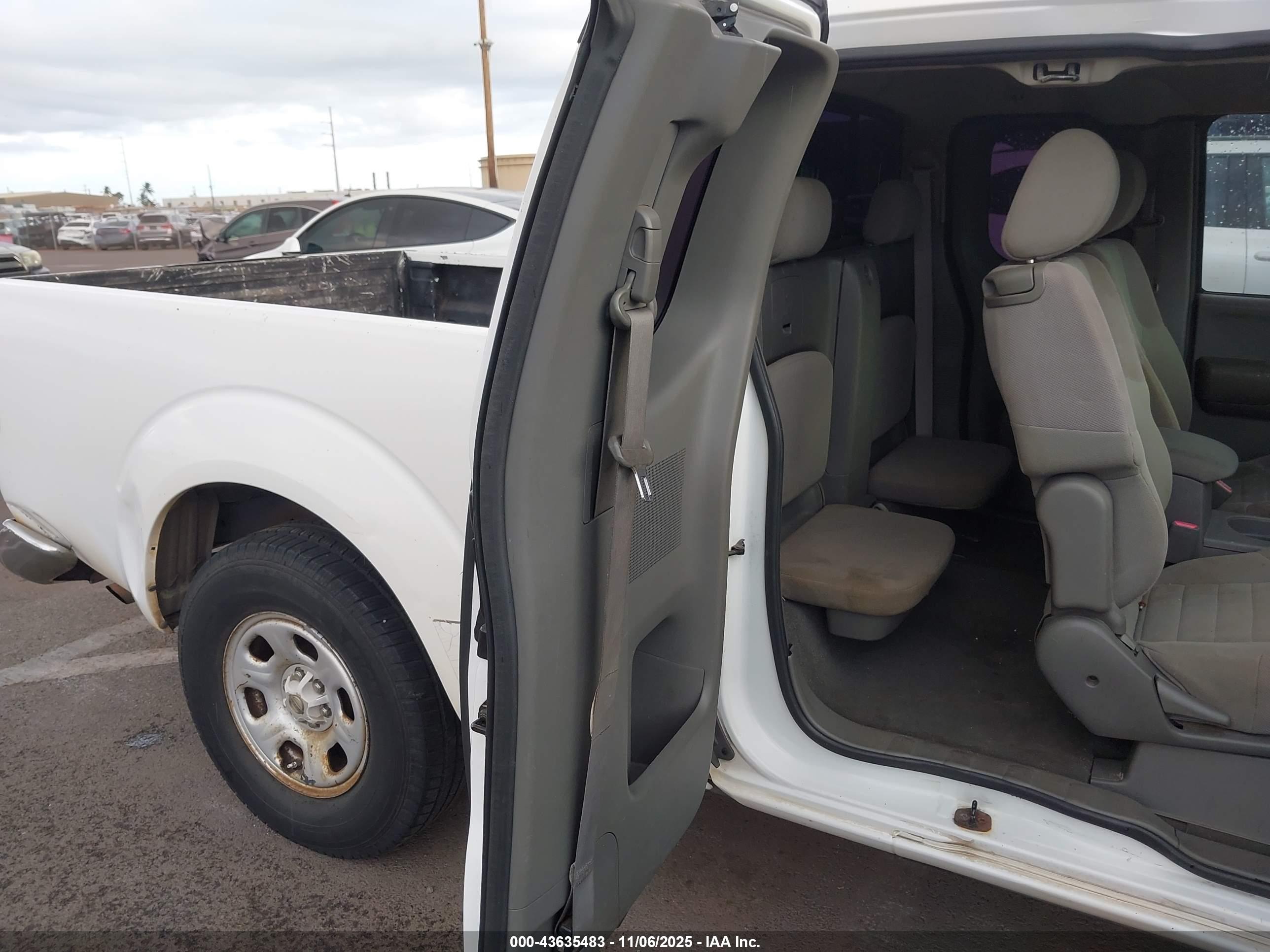 NISSAN FRONTIER image 8