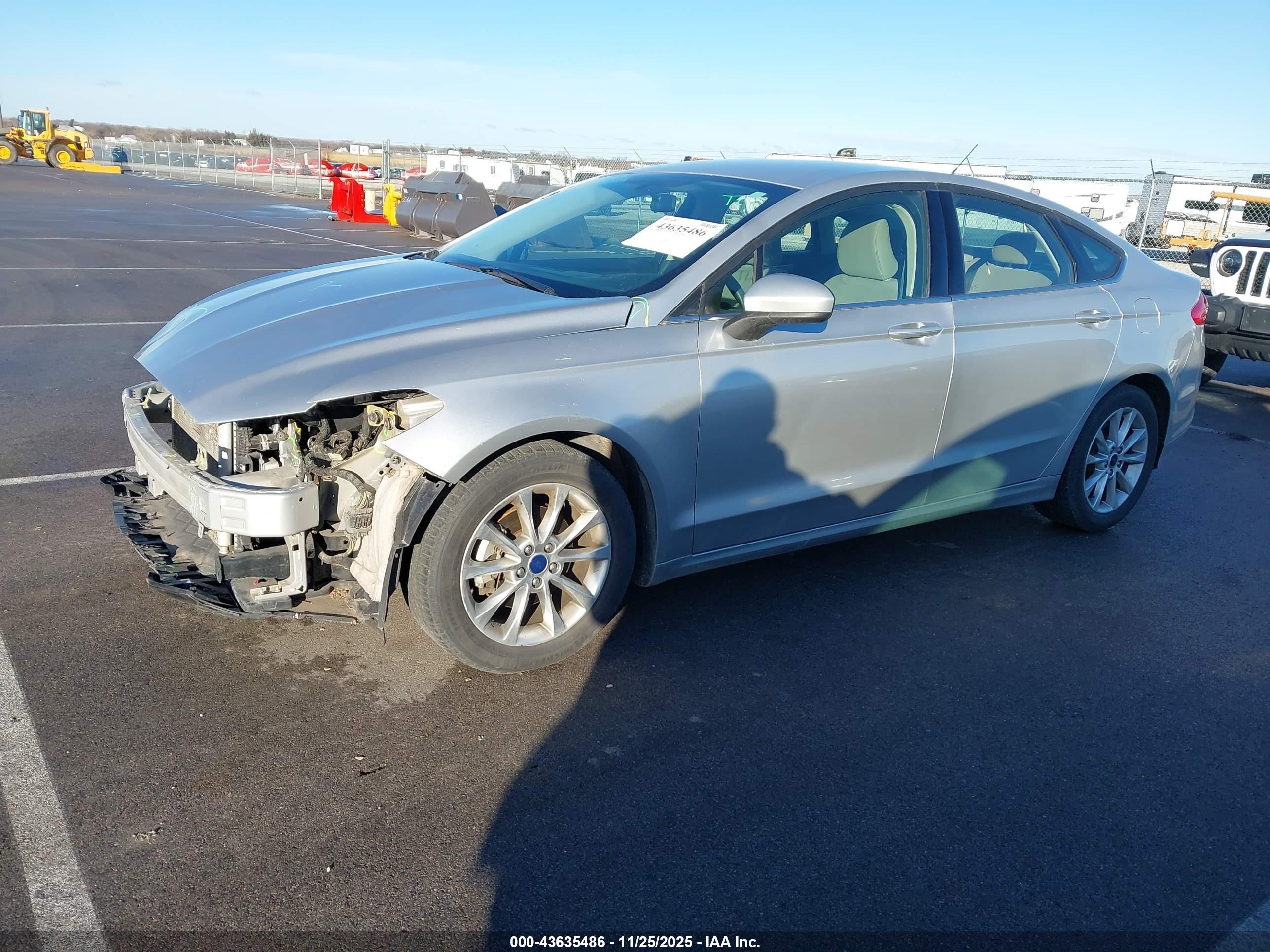 FORD FUSION image 2