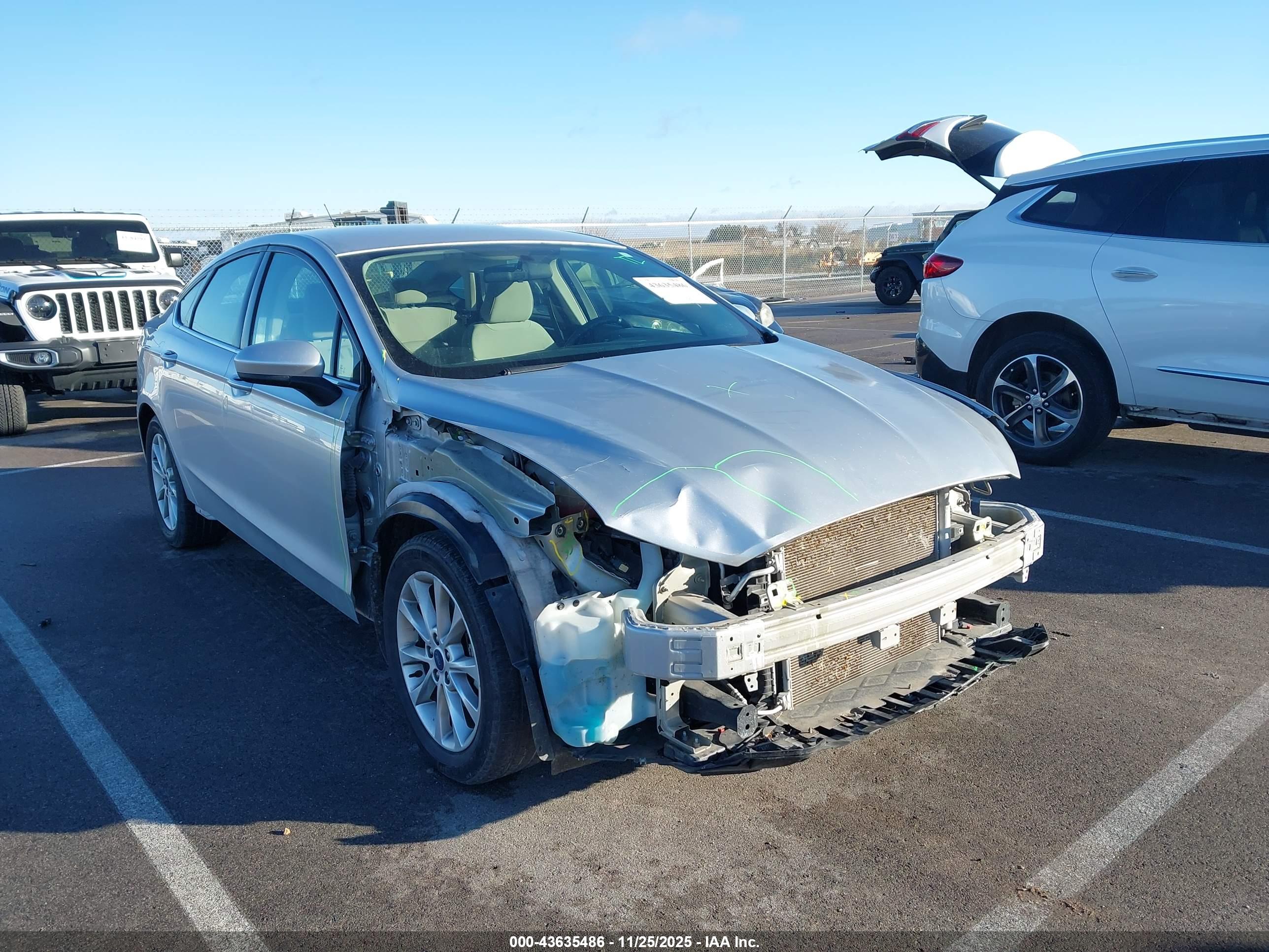 FORD FUSION image 6