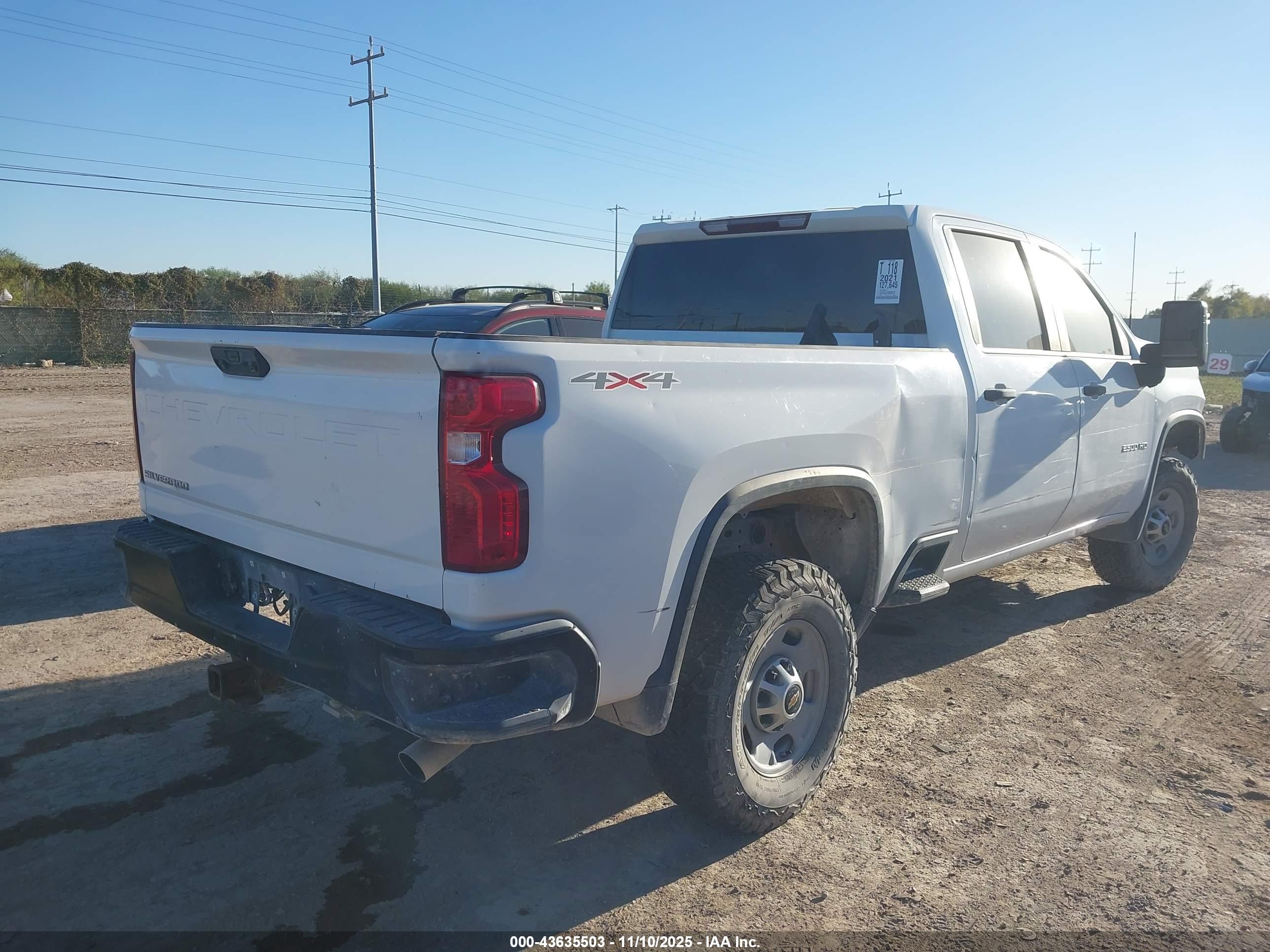 CHEVROLET SILVERADO image 4