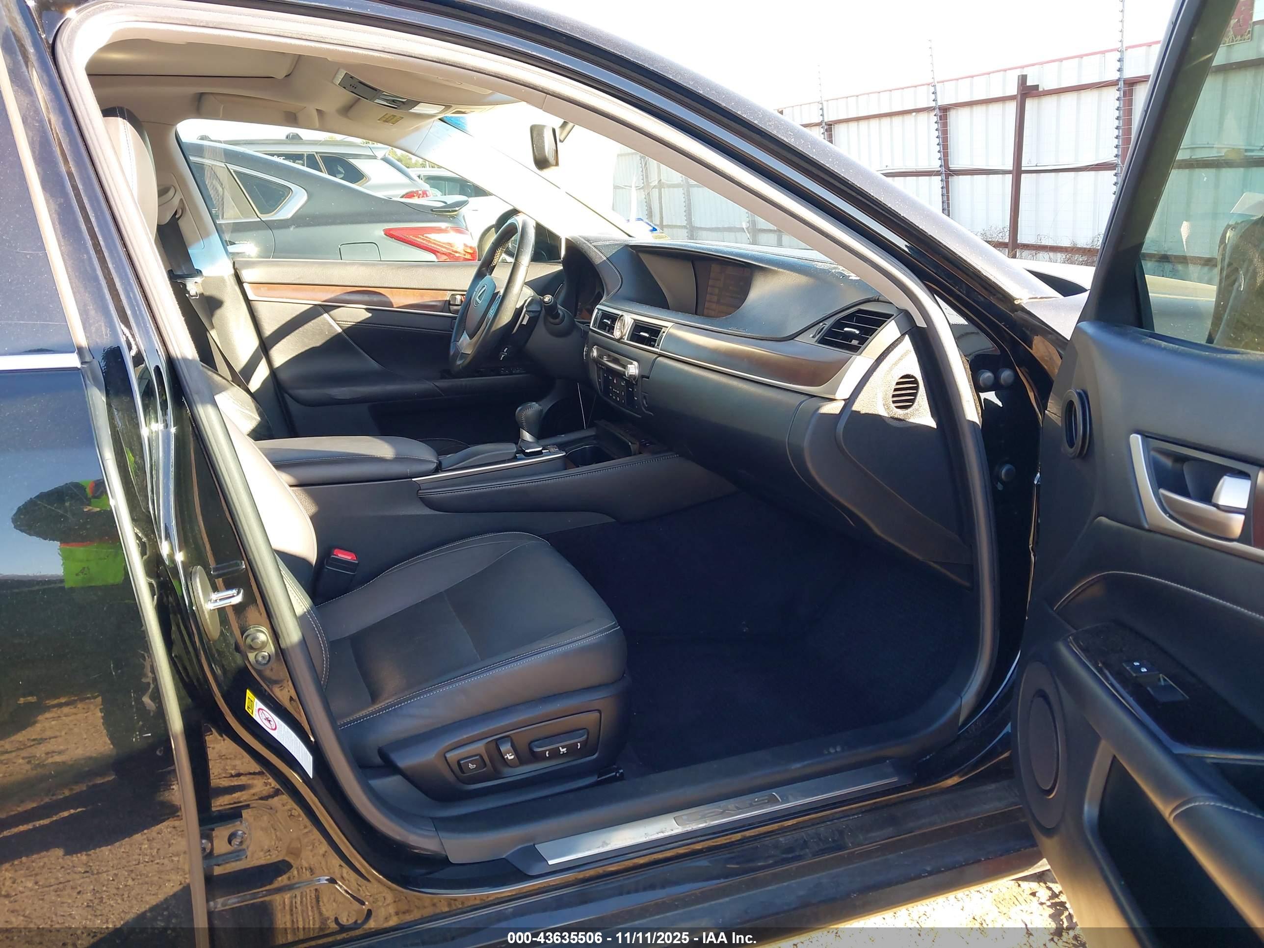 LEXUS GS image 5