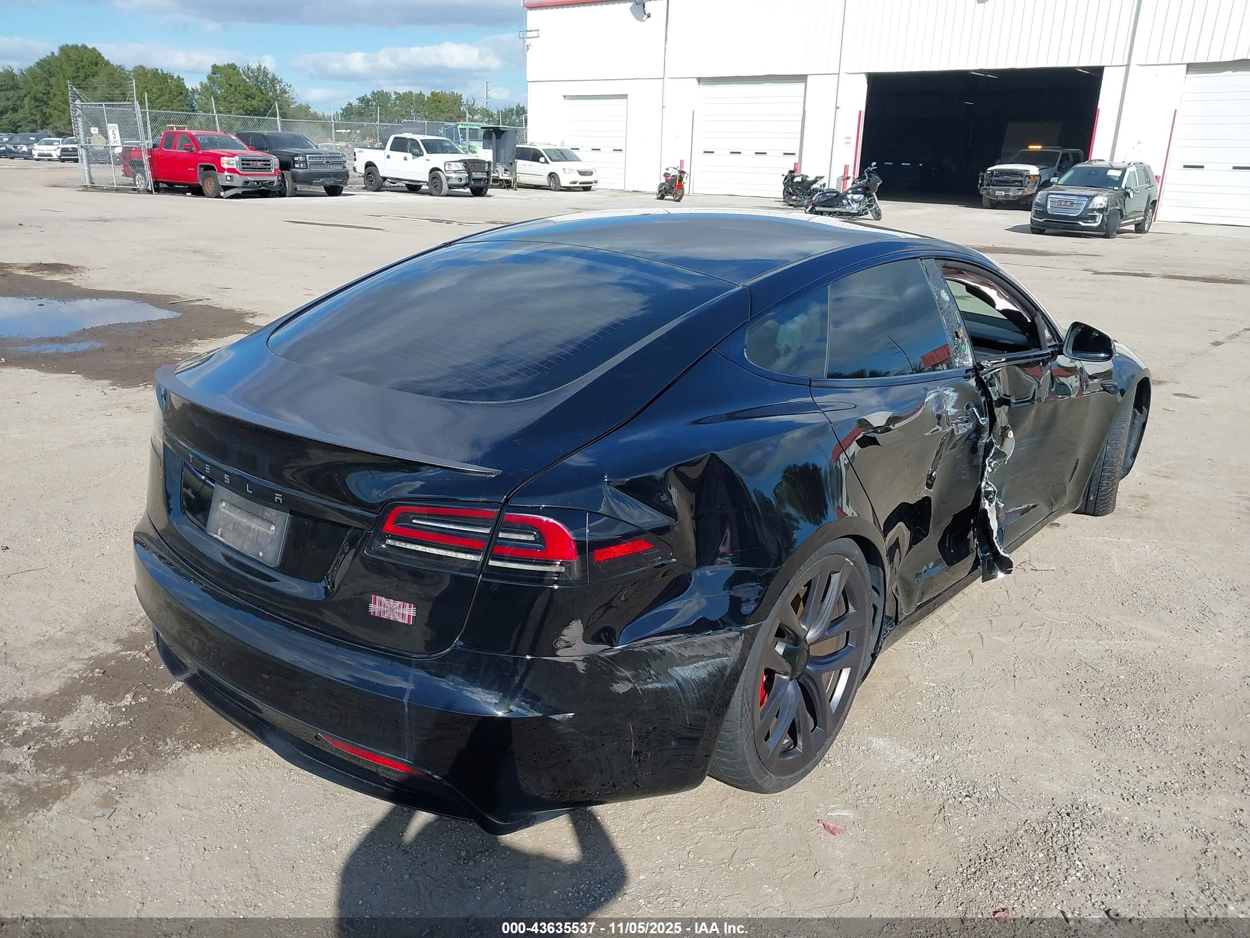TESLA MODEL image 4