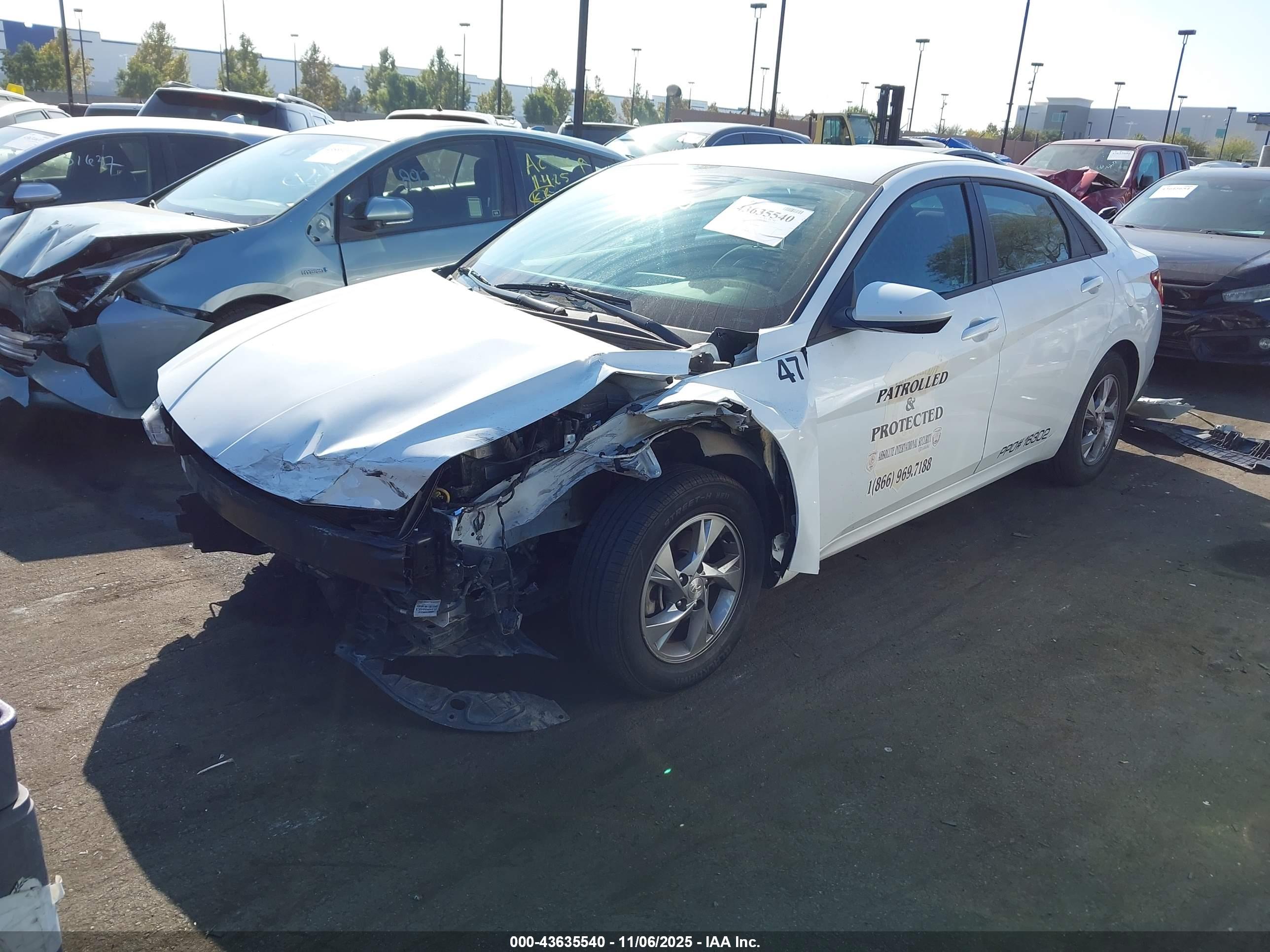 HYUNDAI ELANTRA image 2
