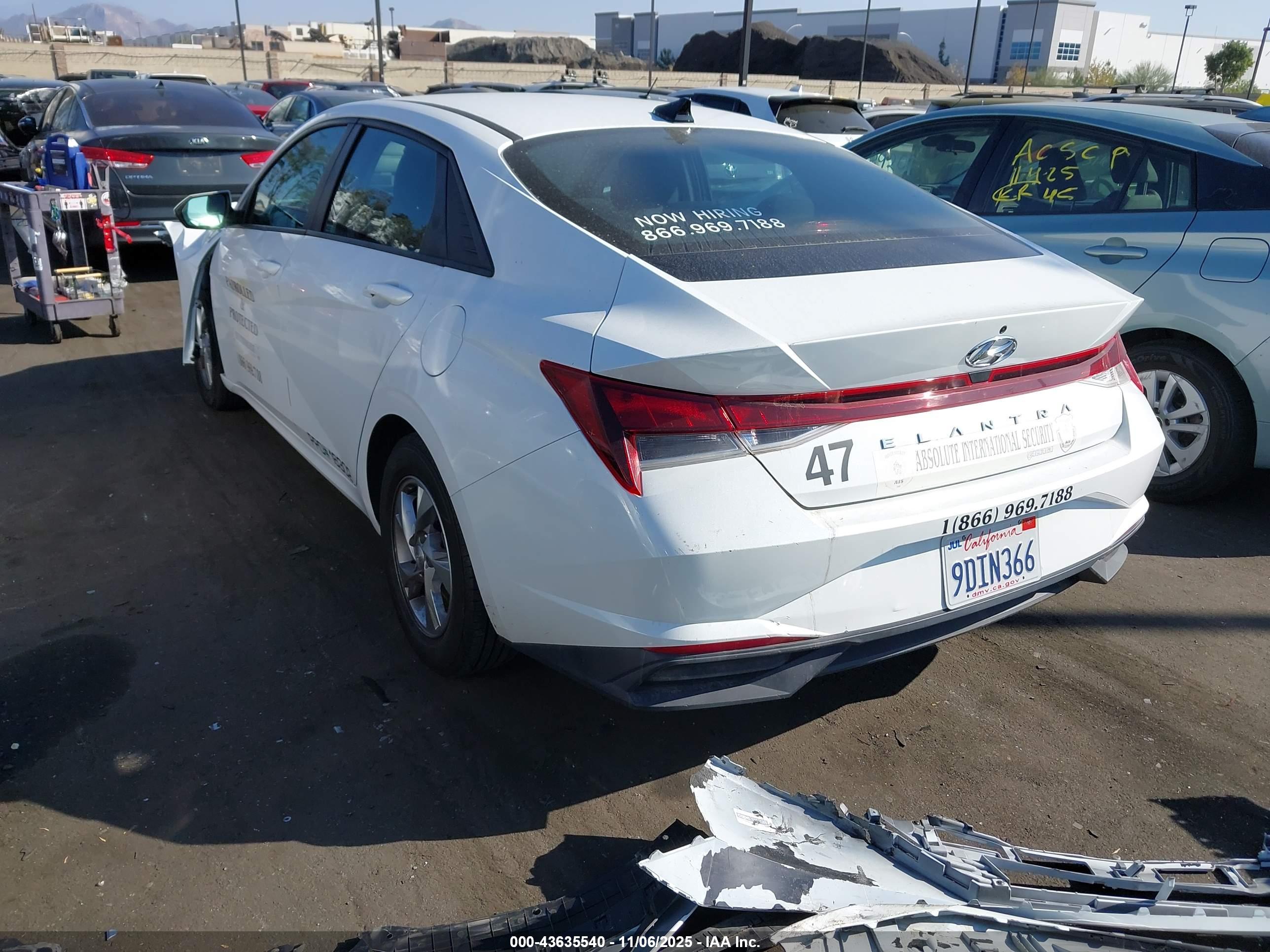 HYUNDAI ELANTRA image 3