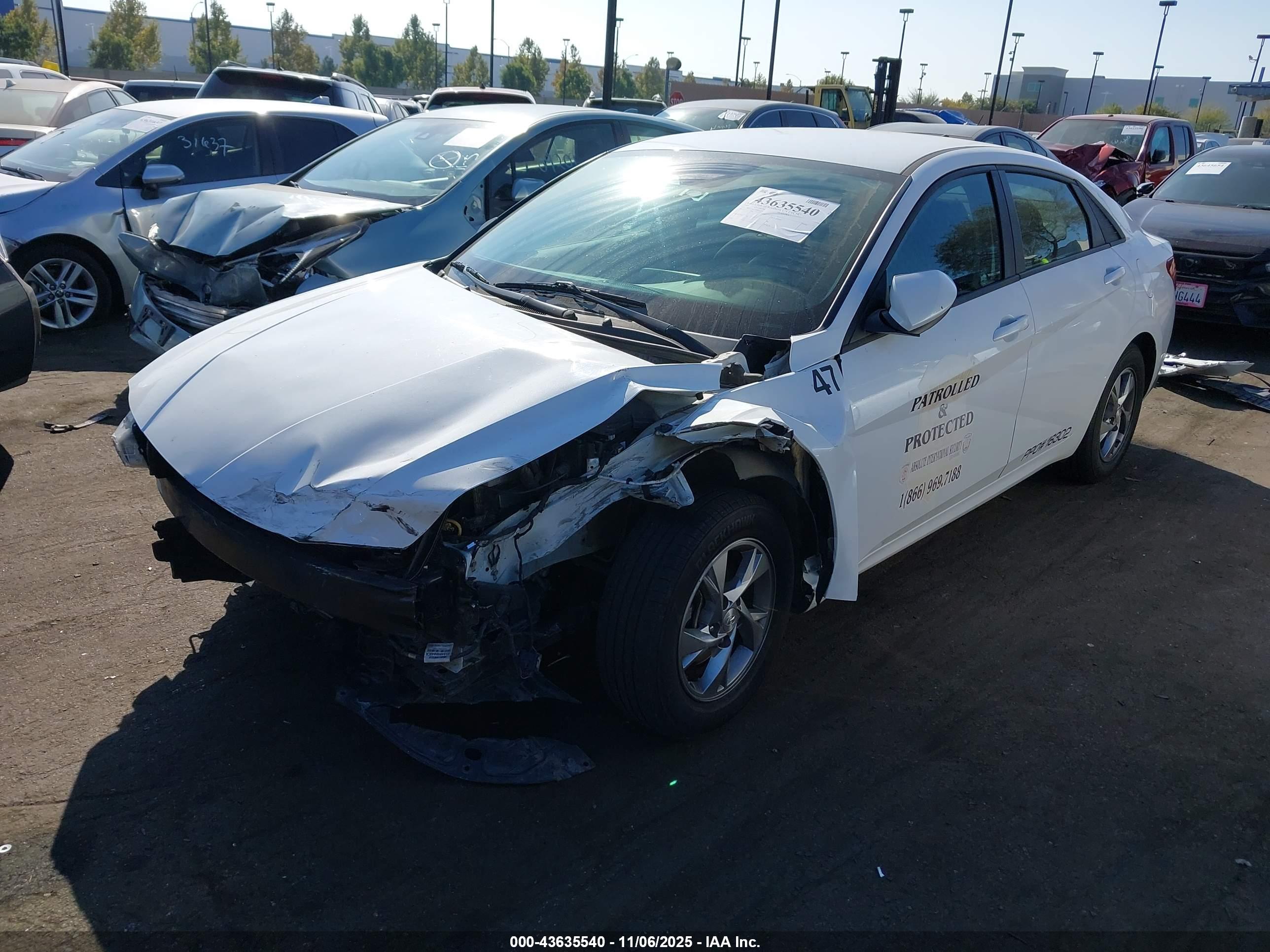 HYUNDAI ELANTRA image 6