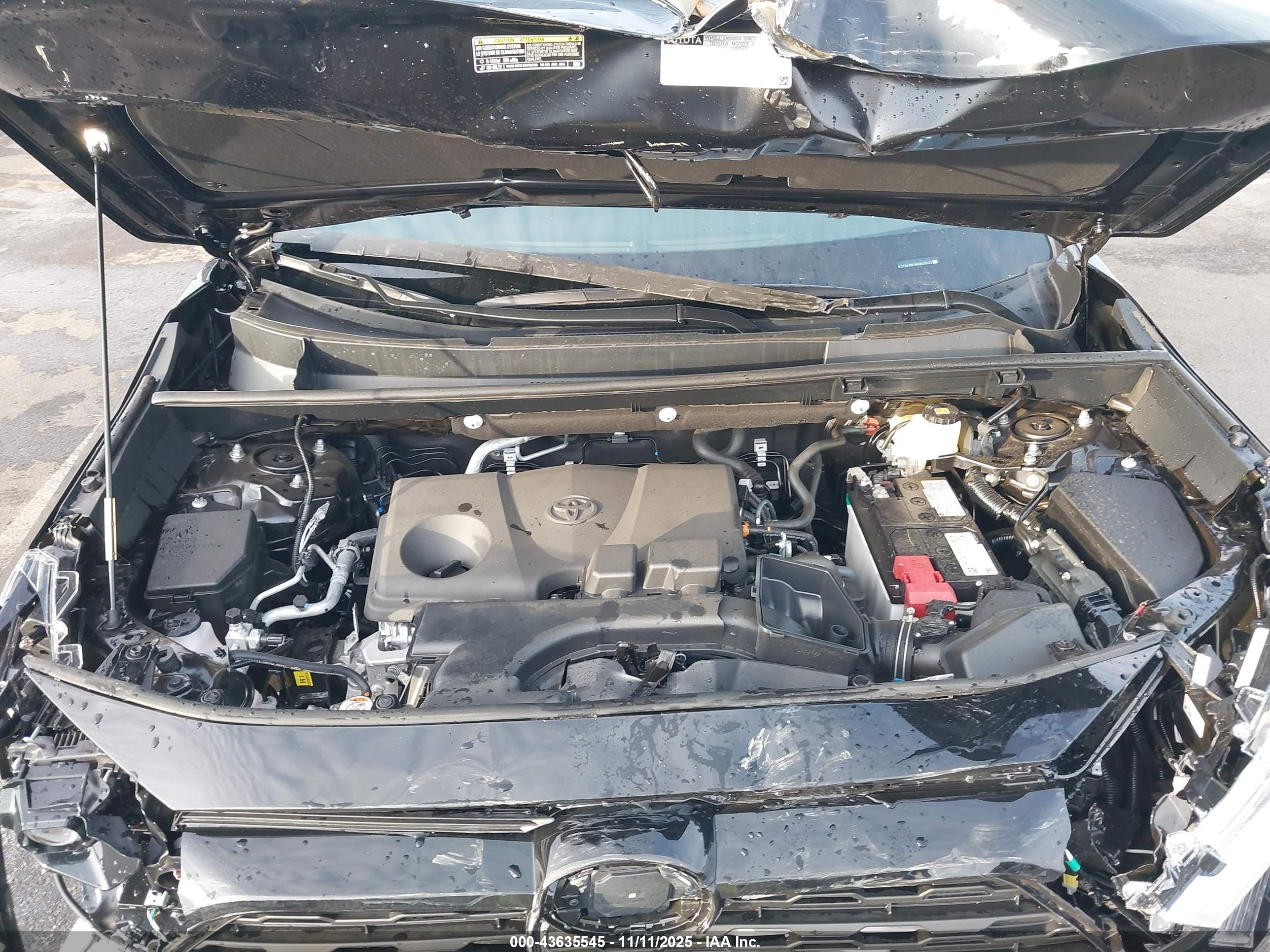 TOYOTA RAV4 image 10