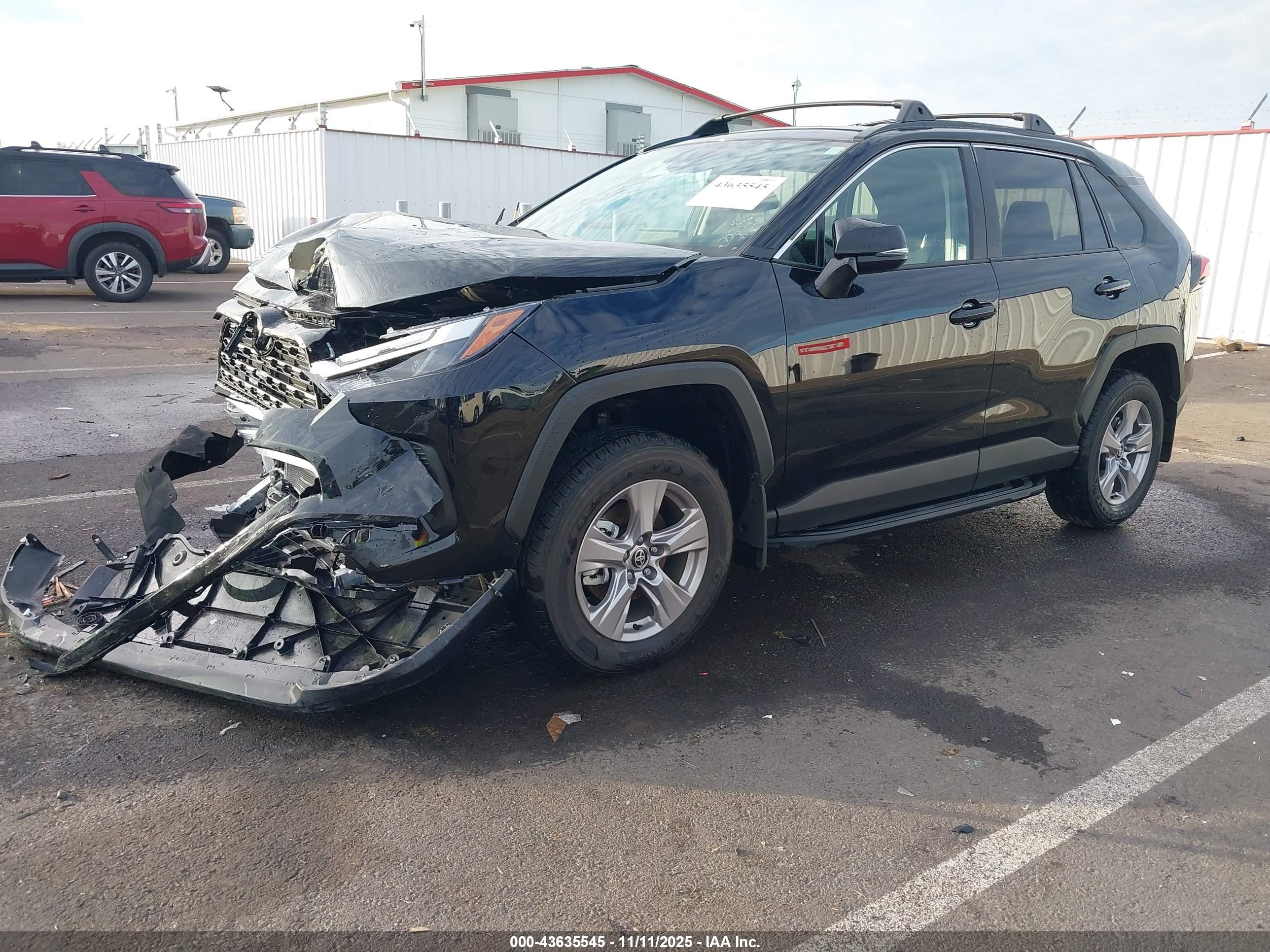 TOYOTA RAV4 image 2