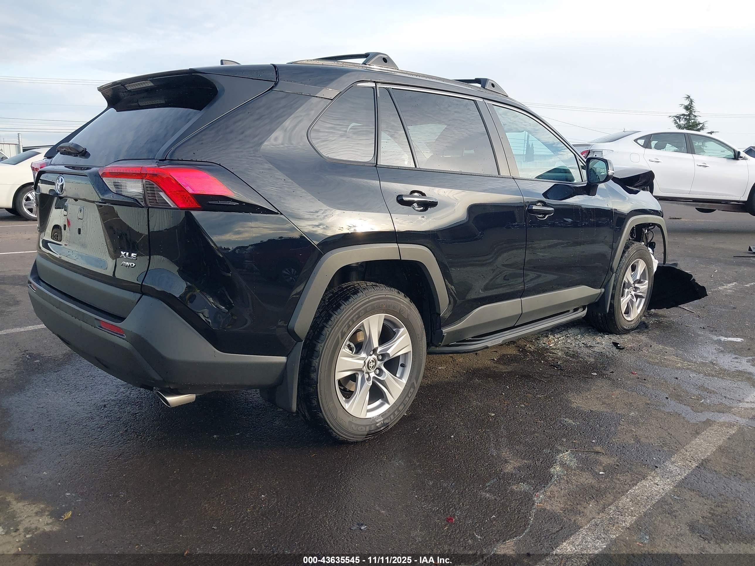 TOYOTA RAV4 image 4