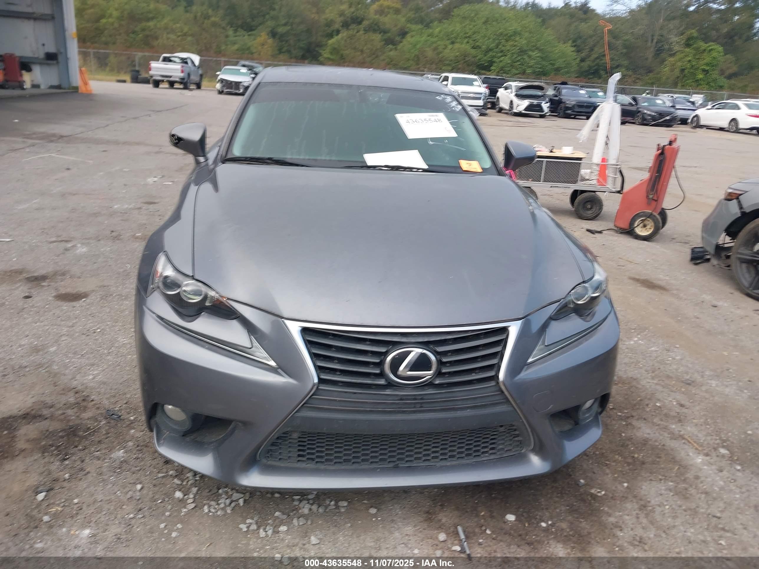 LEXUS IS image 6