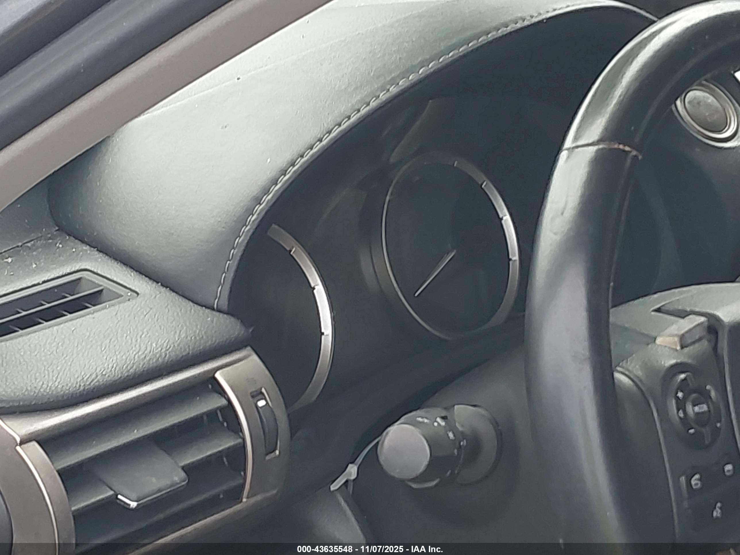 LEXUS IS image 7