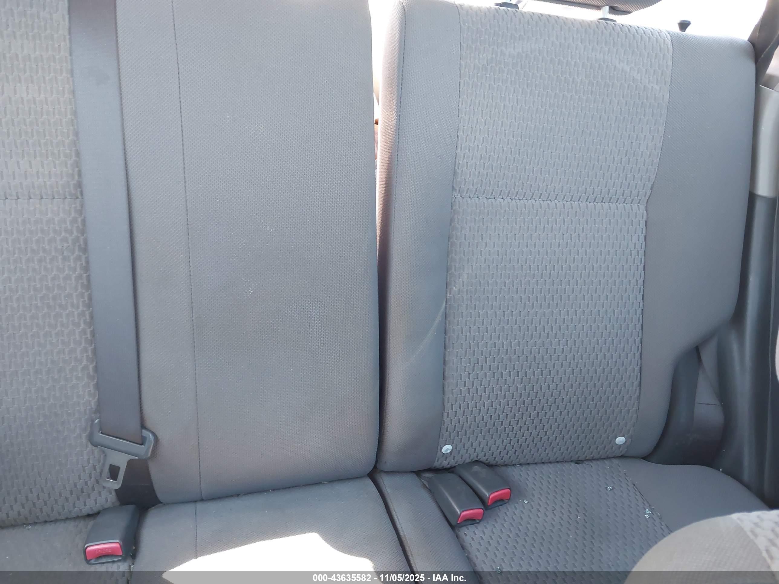 TOYOTA MATRIX image 8