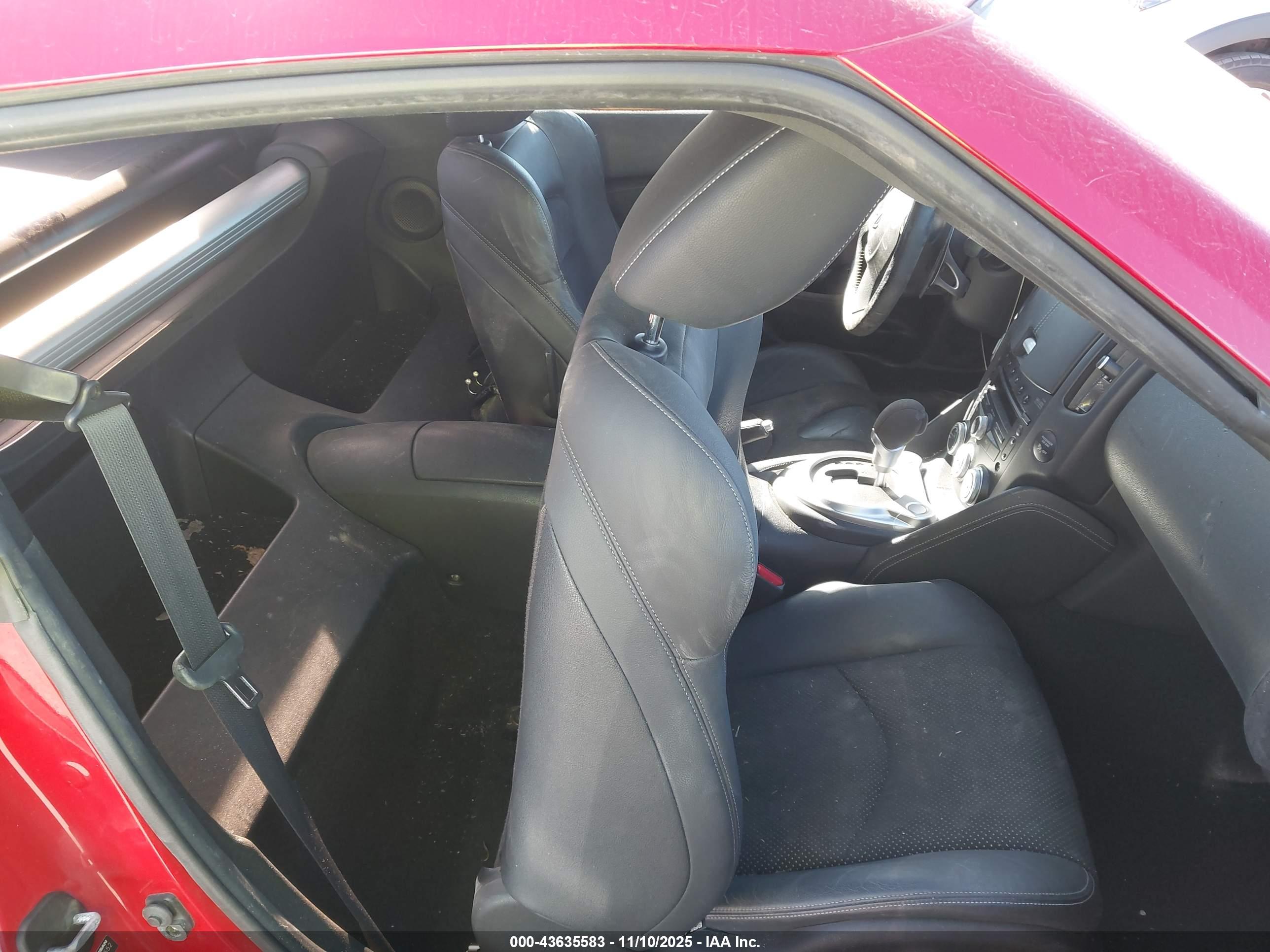 NISSAN 370Z image 8