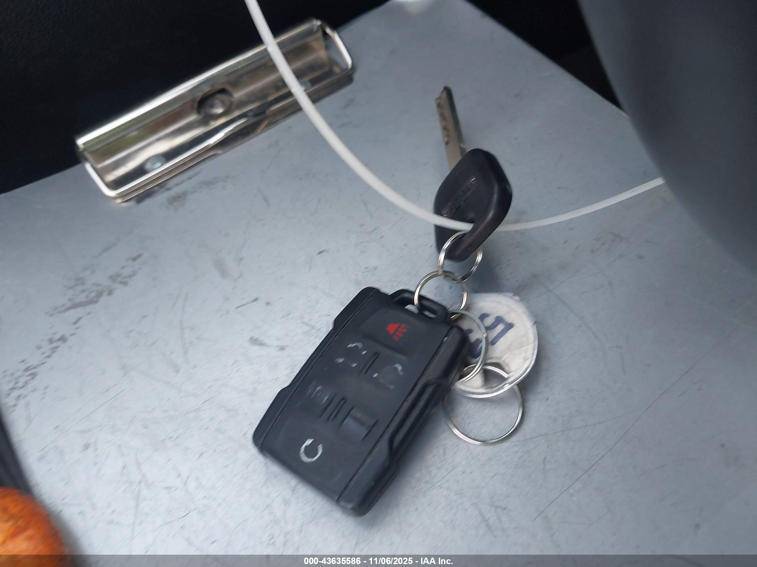 GMC YUKON image 11