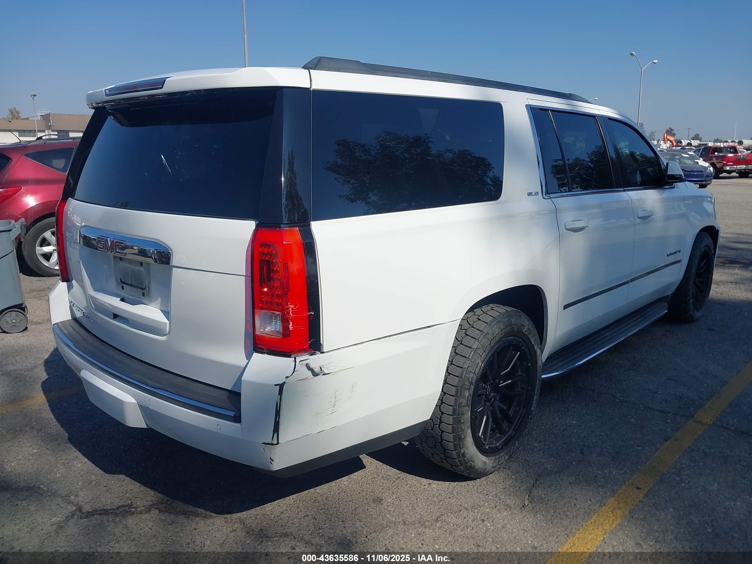 GMC YUKON image 4