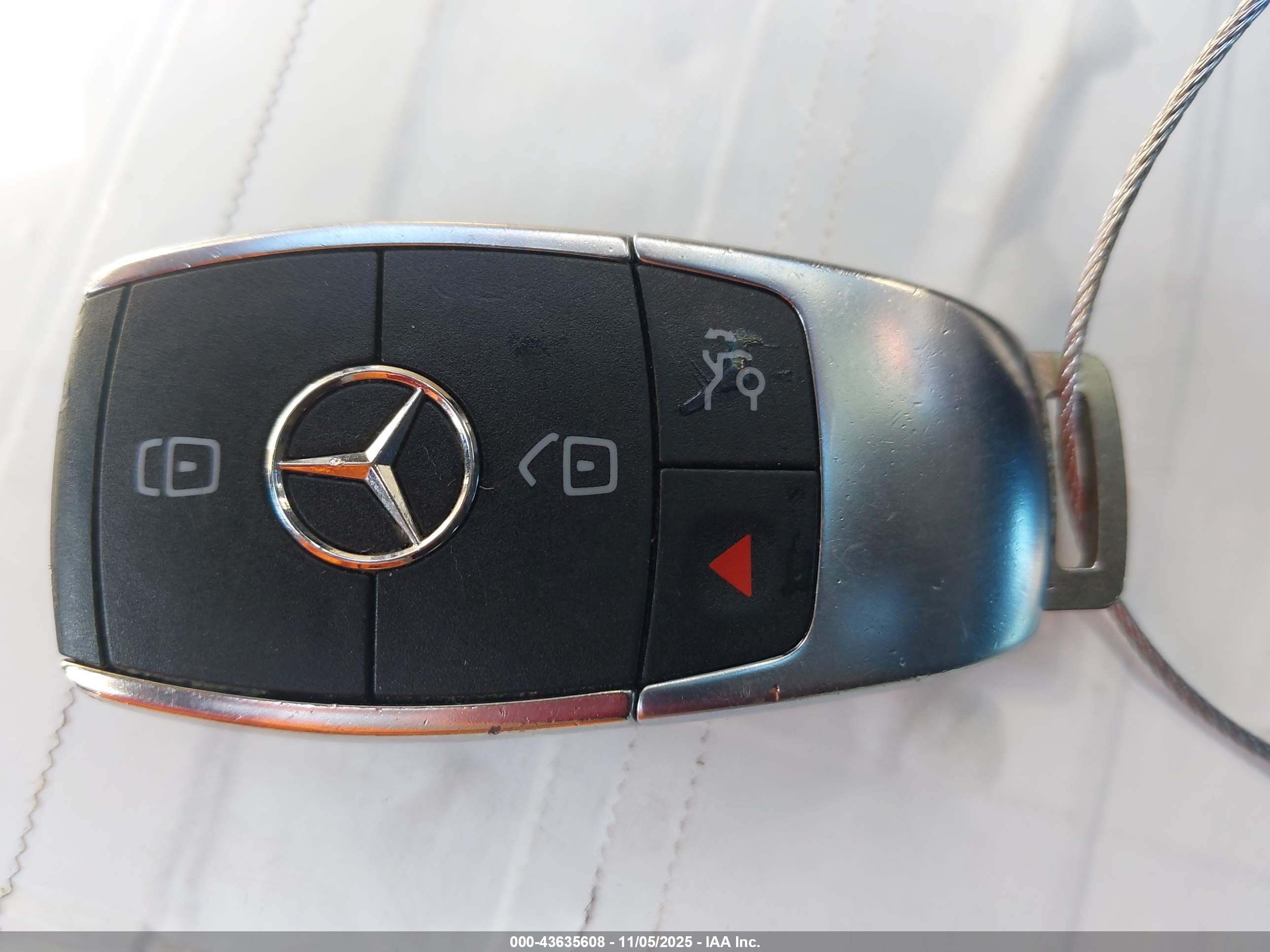 MERCEDES-BENZ A image 11