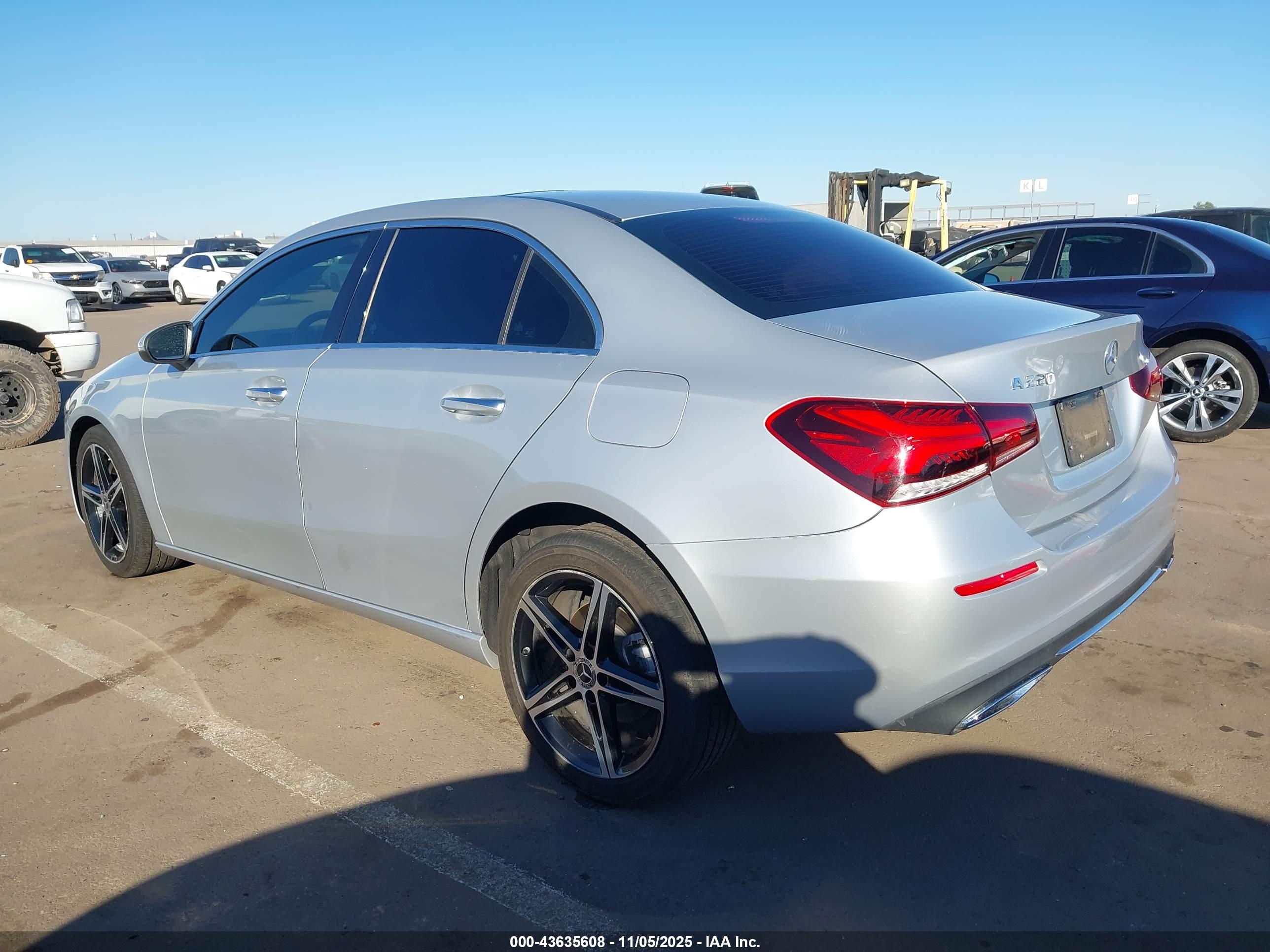 MERCEDES-BENZ A image 3