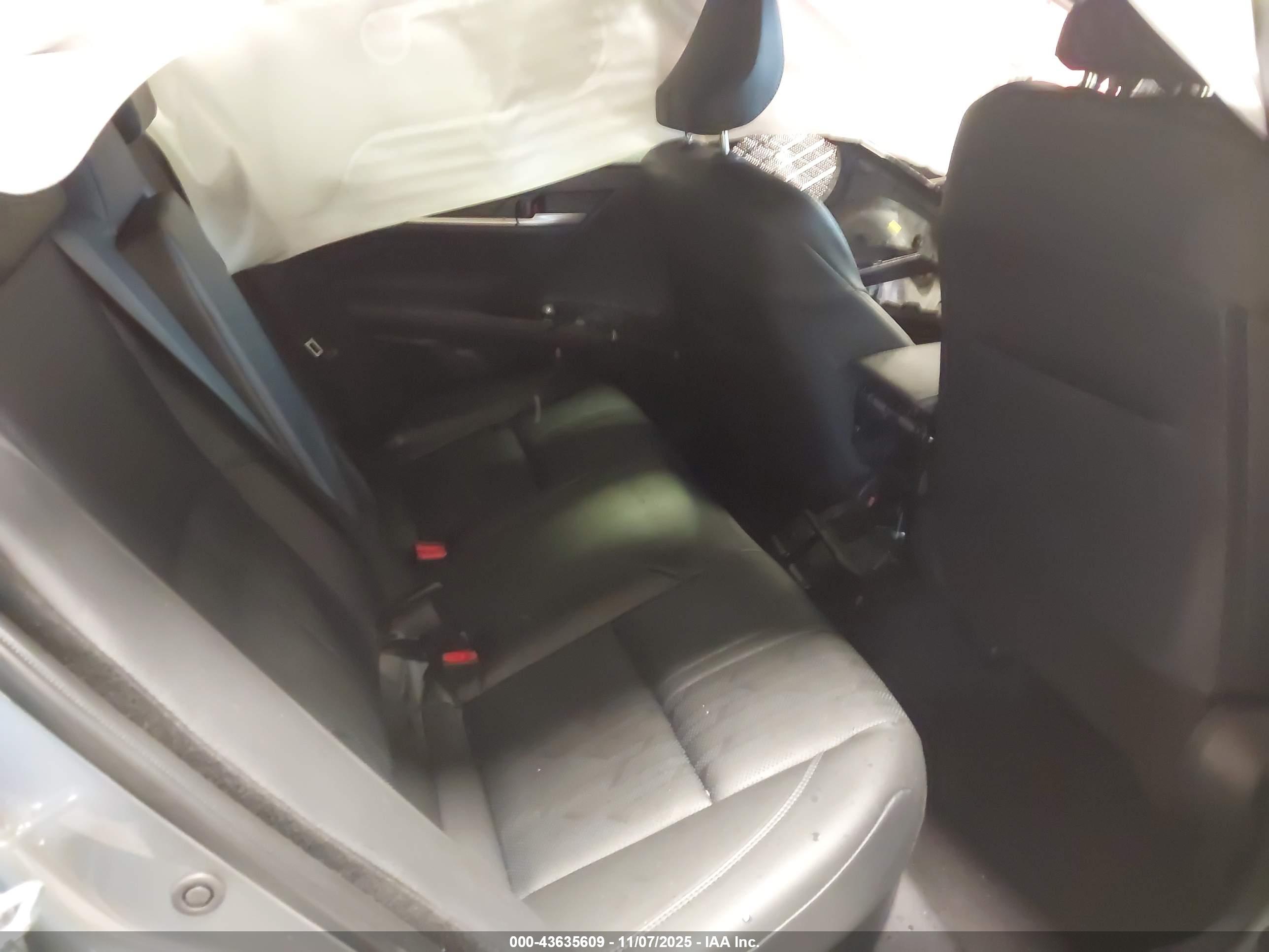 TOYOTA CAMRY image 8
