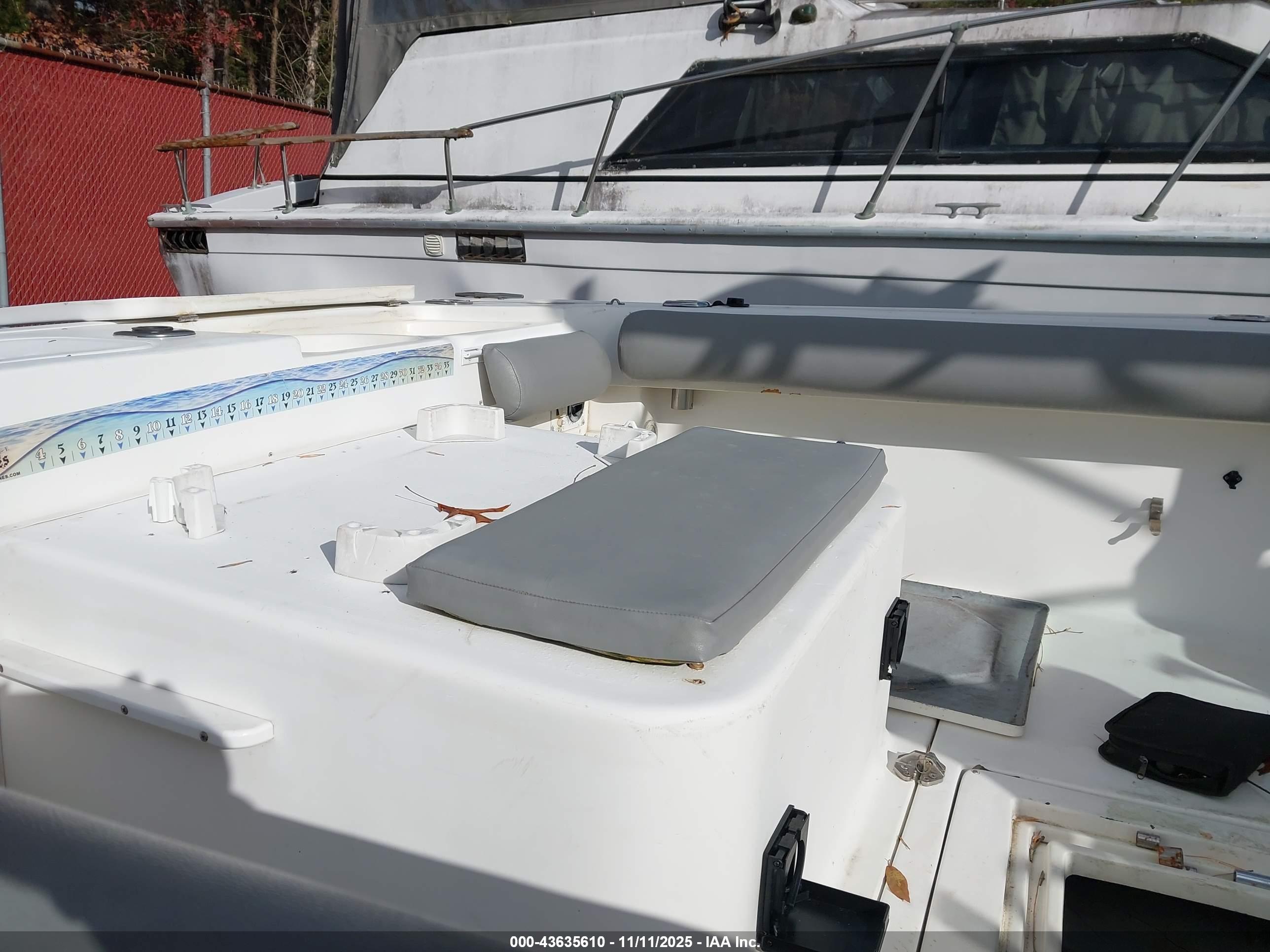 CRUISERS YACHTS image 8