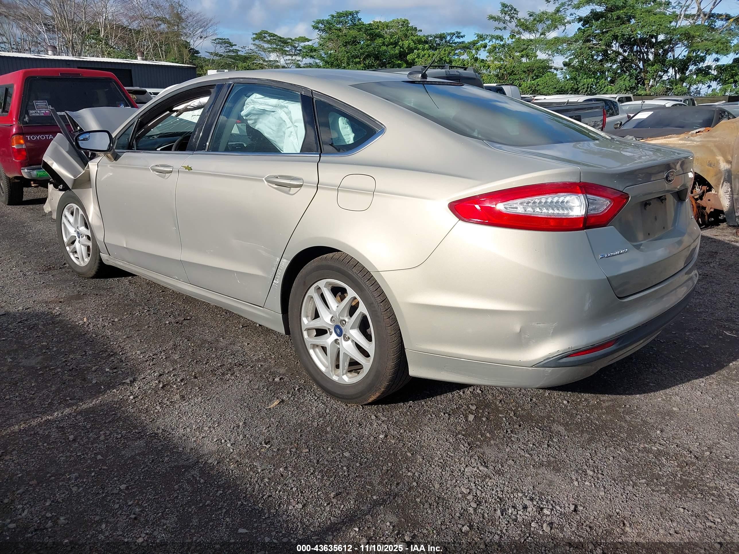 FORD FUSION image 3