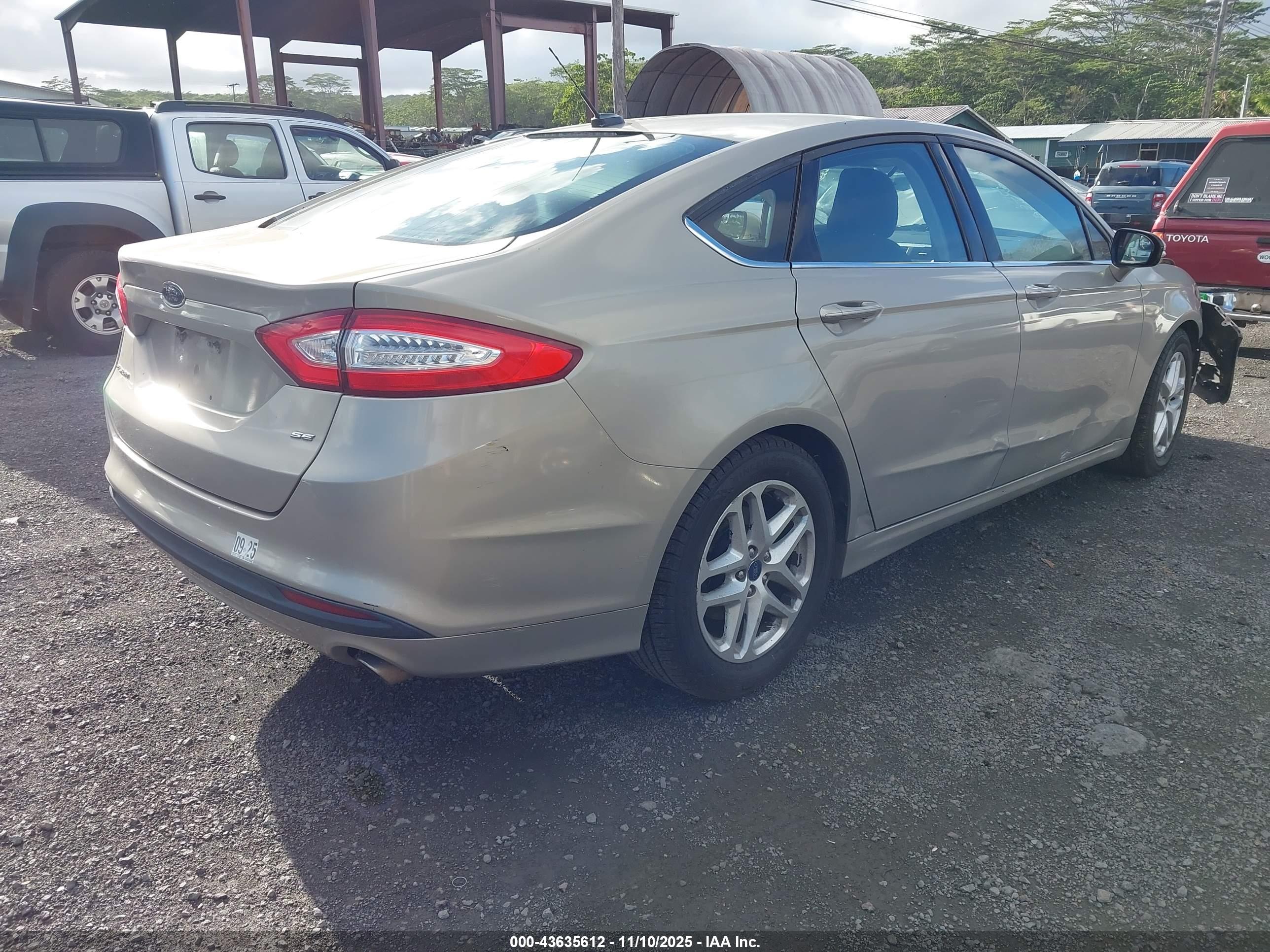 FORD FUSION image 4